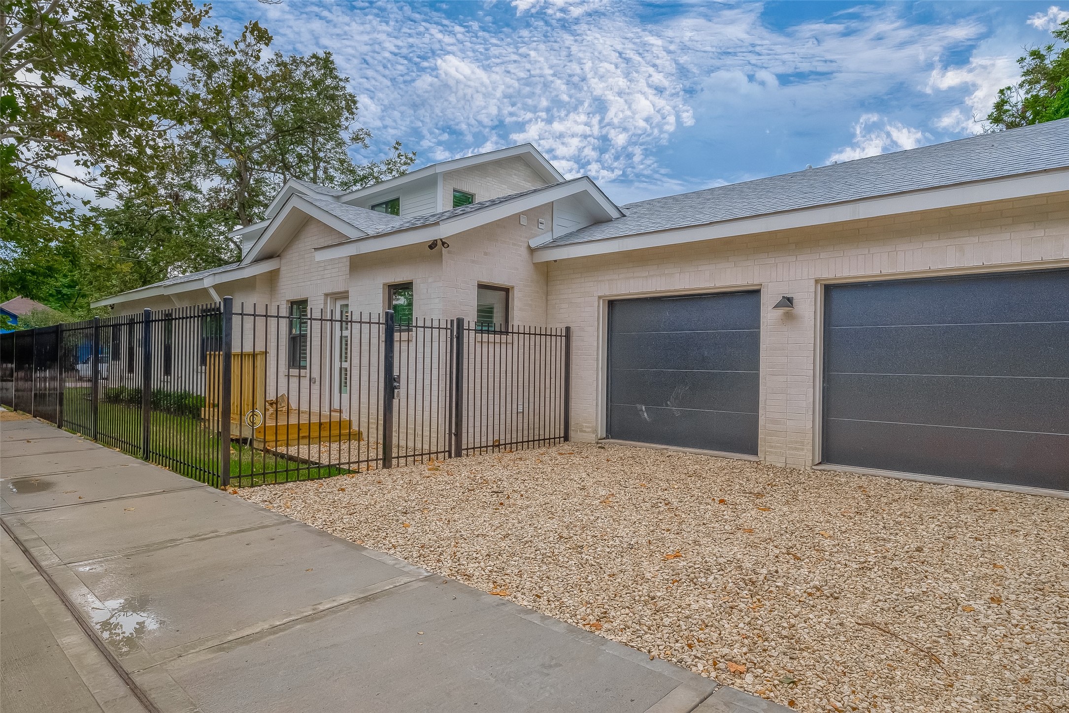 2702 Delano Street Property Photo 45