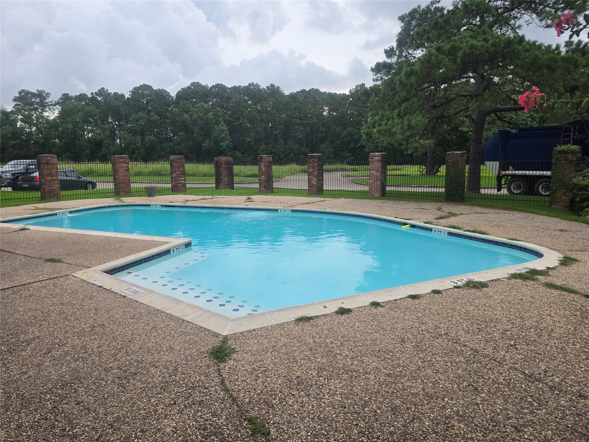 2501 Gulf Freeway 249d Property Photo 2