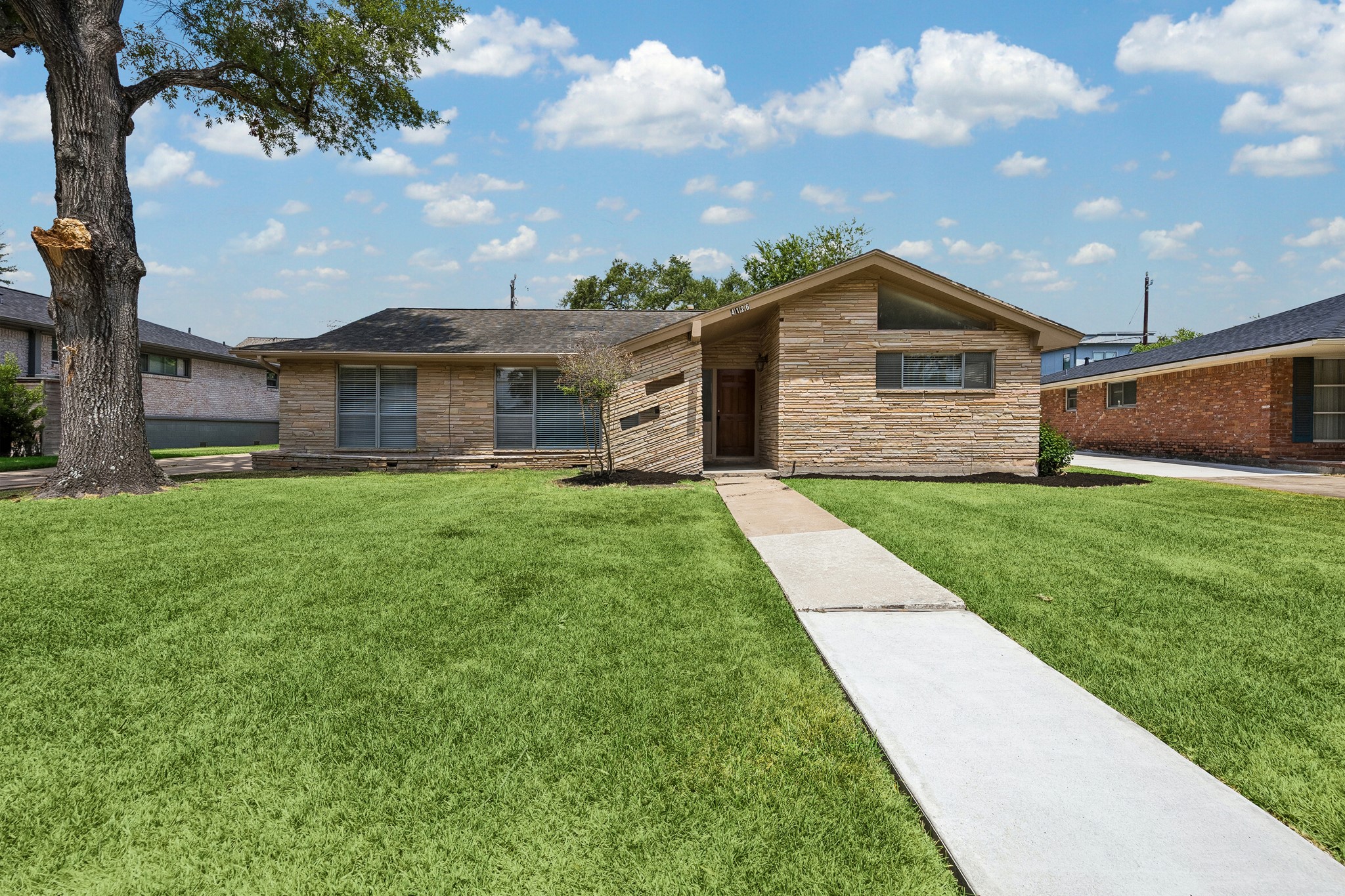 4126 Martinshire Drive Property Photo 1