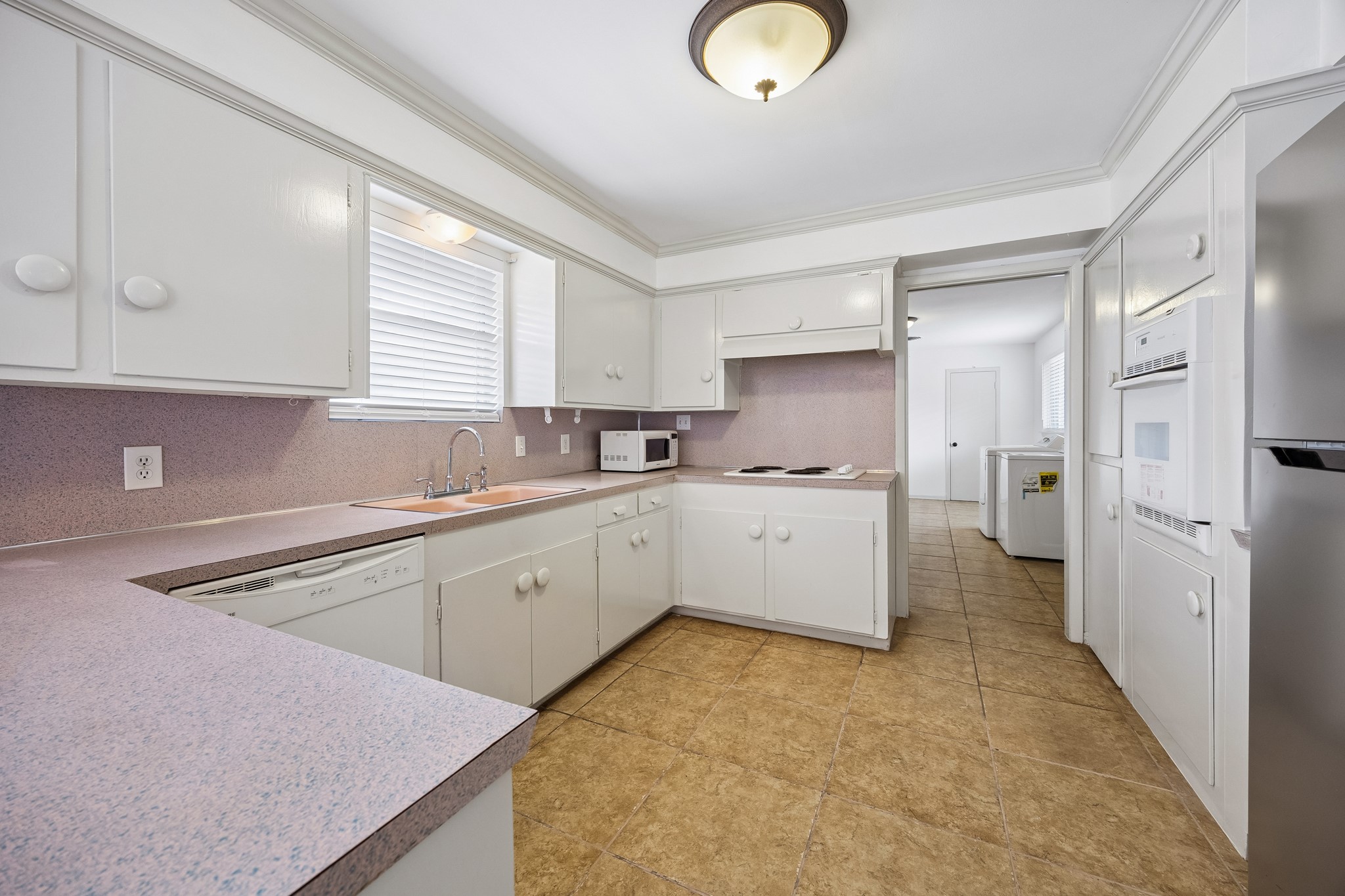 4126 Martinshire Drive Property Photo 3