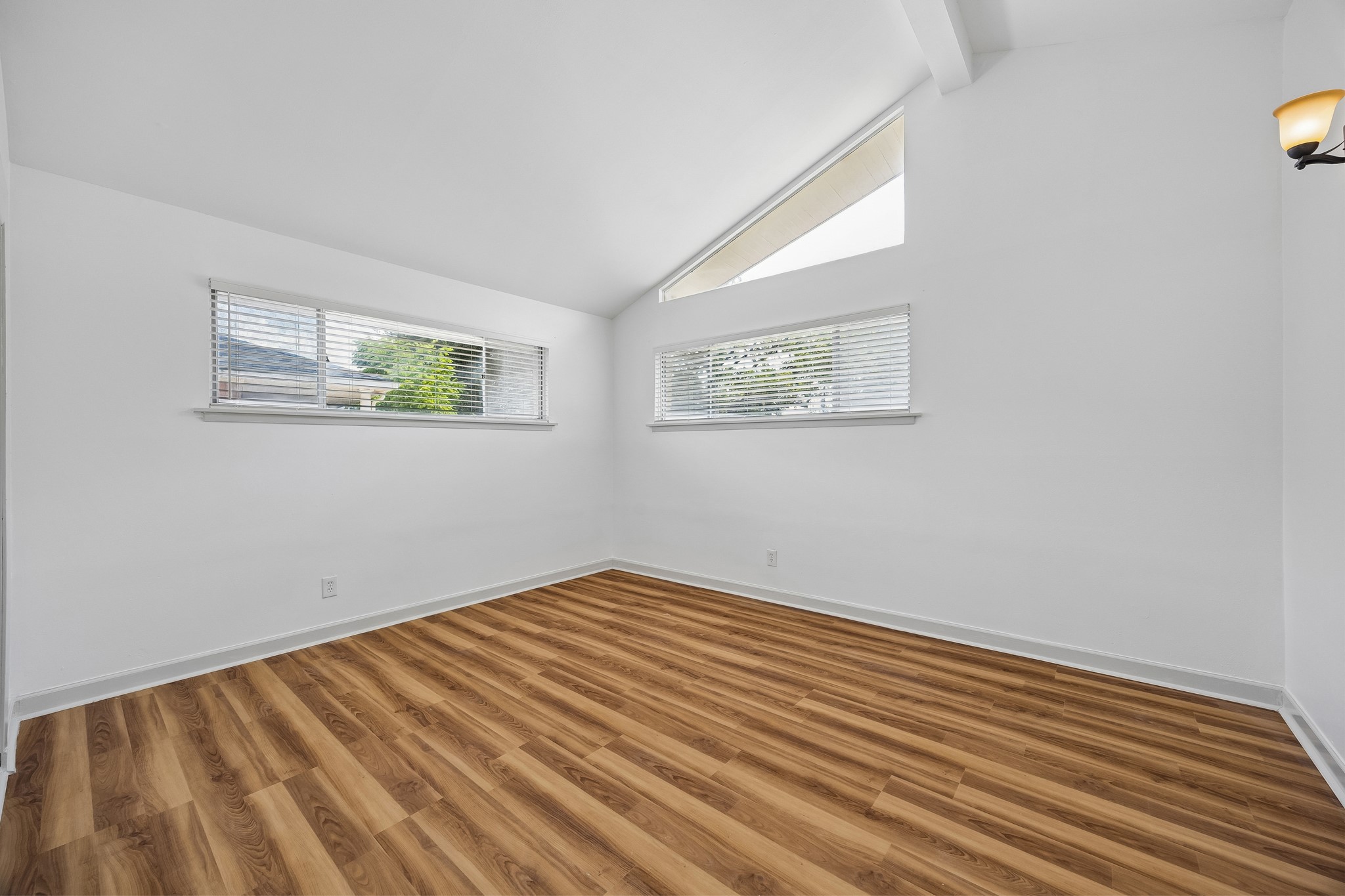 4126 Martinshire Drive Property Photo 4