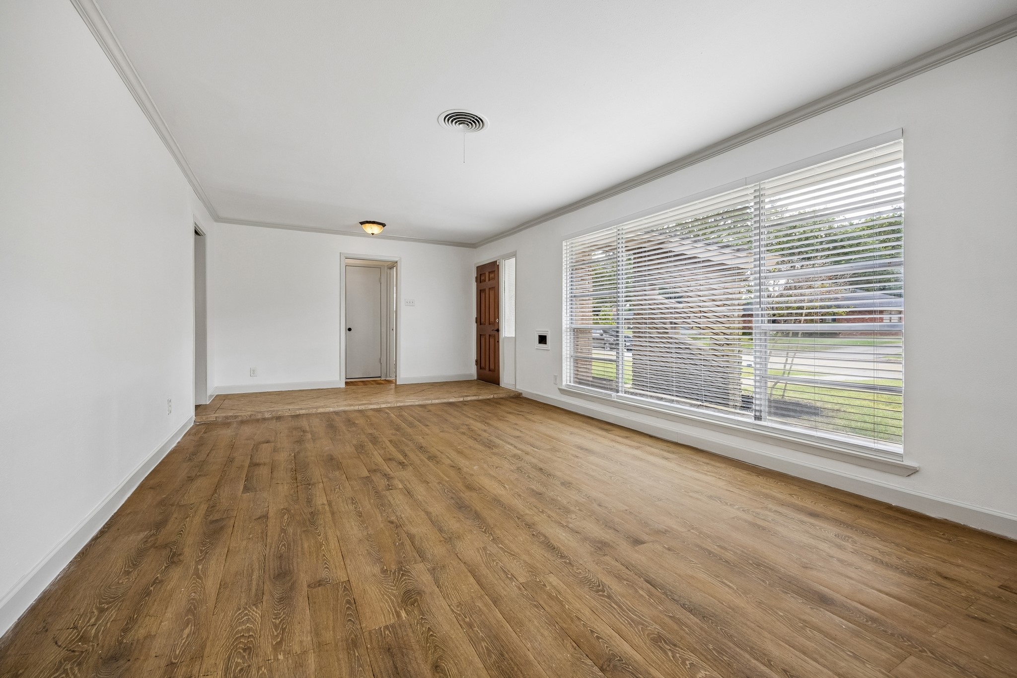 4126 Martinshire Drive Property Photo 6