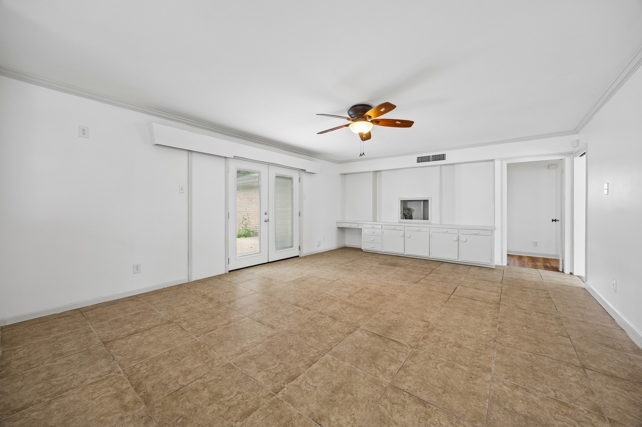 4126 Martinshire Drive Property Photo 9