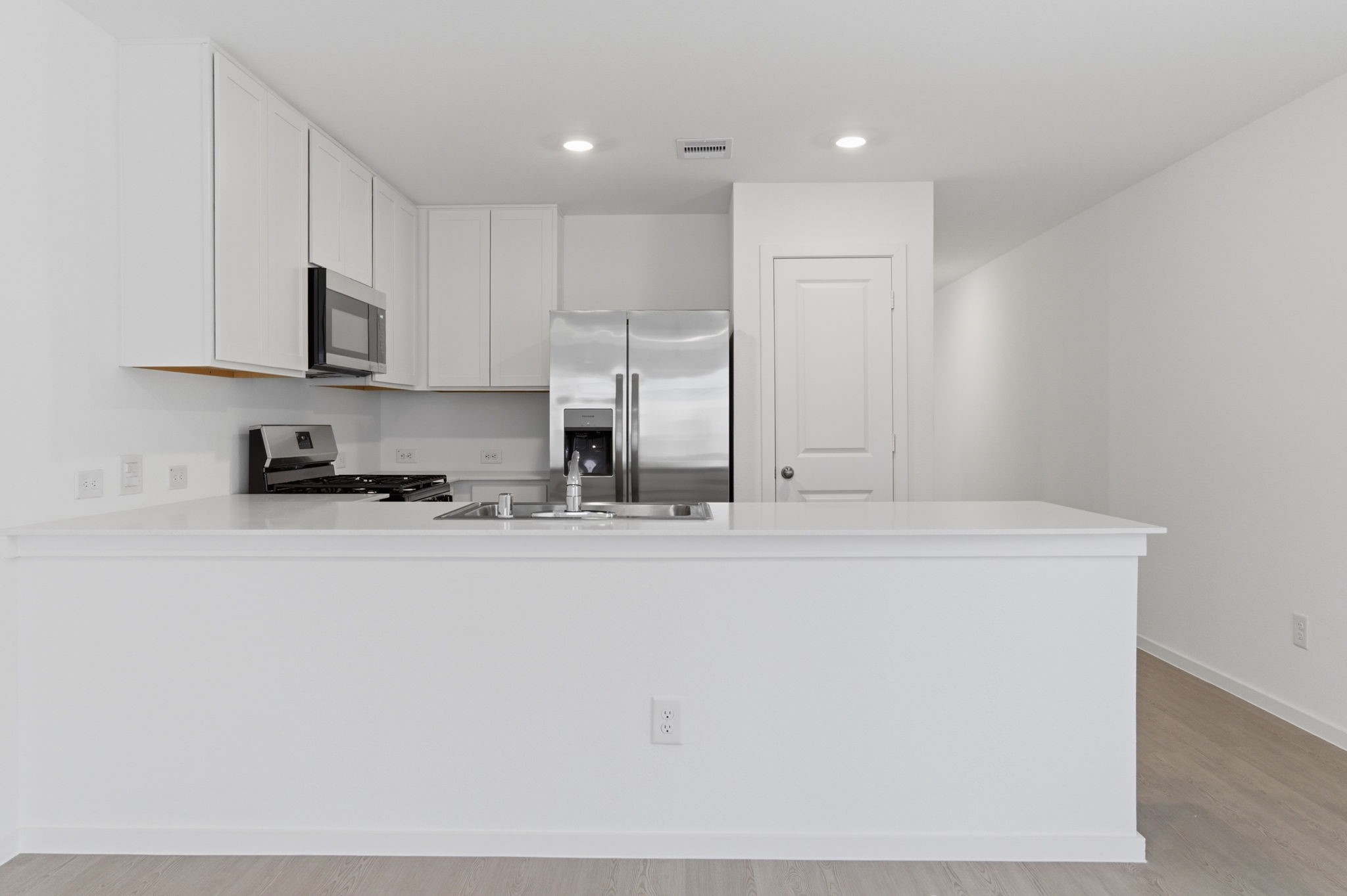 1603 Golden Iris Property Photo 14