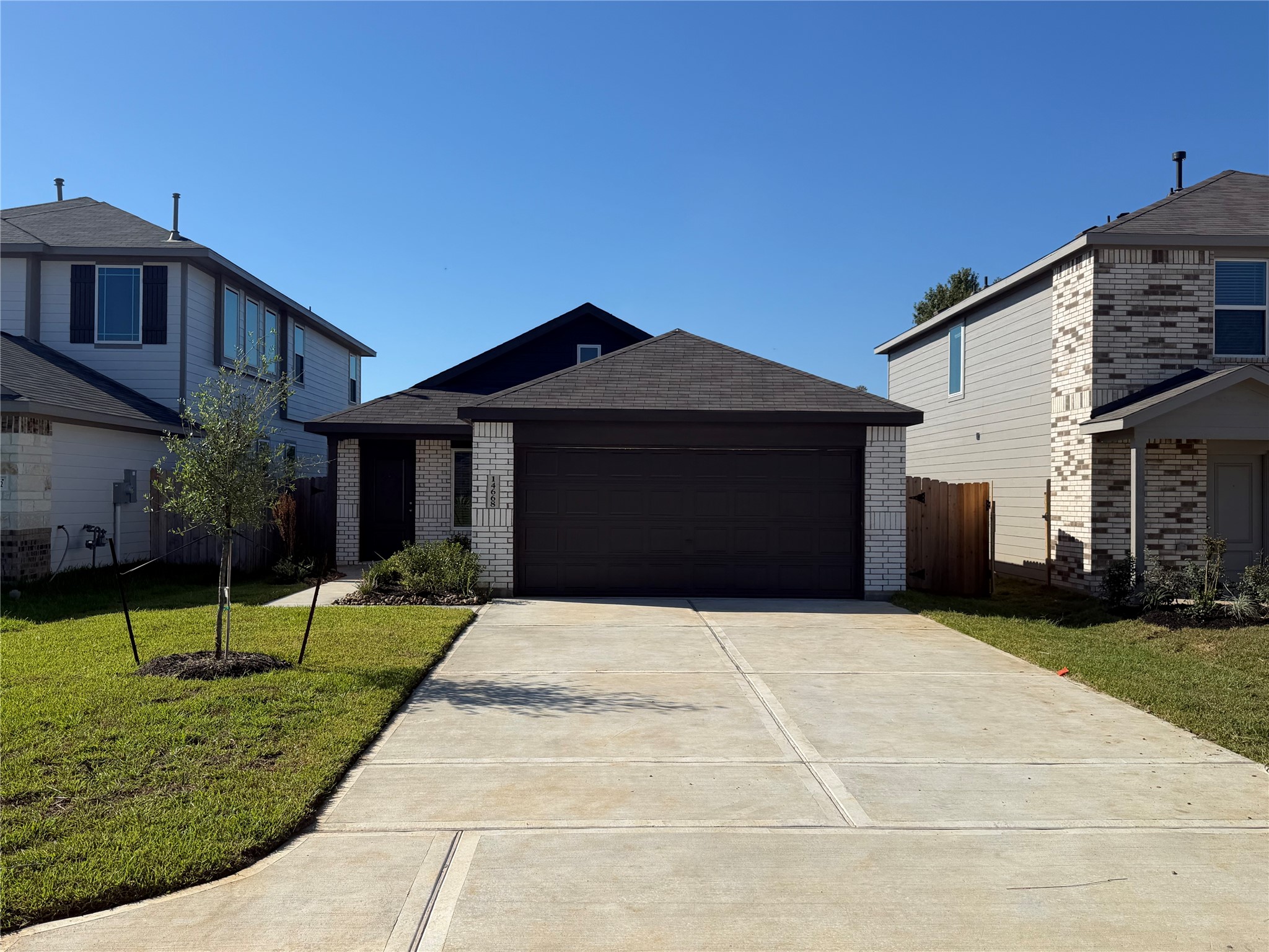 14668 South Ascot Bend Circle Property Photo 1