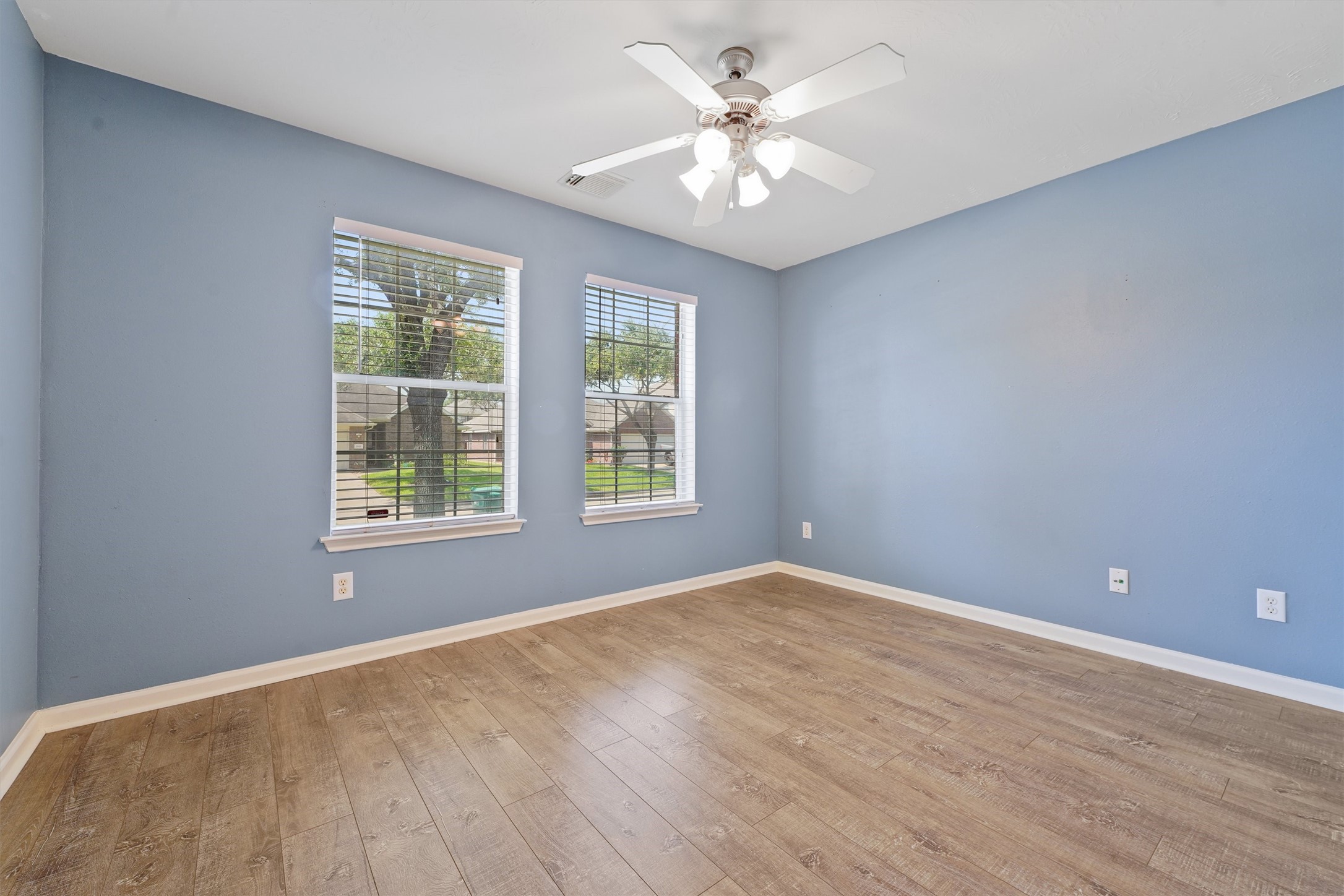 2614 Royal Thistle Drive Property Photo 3