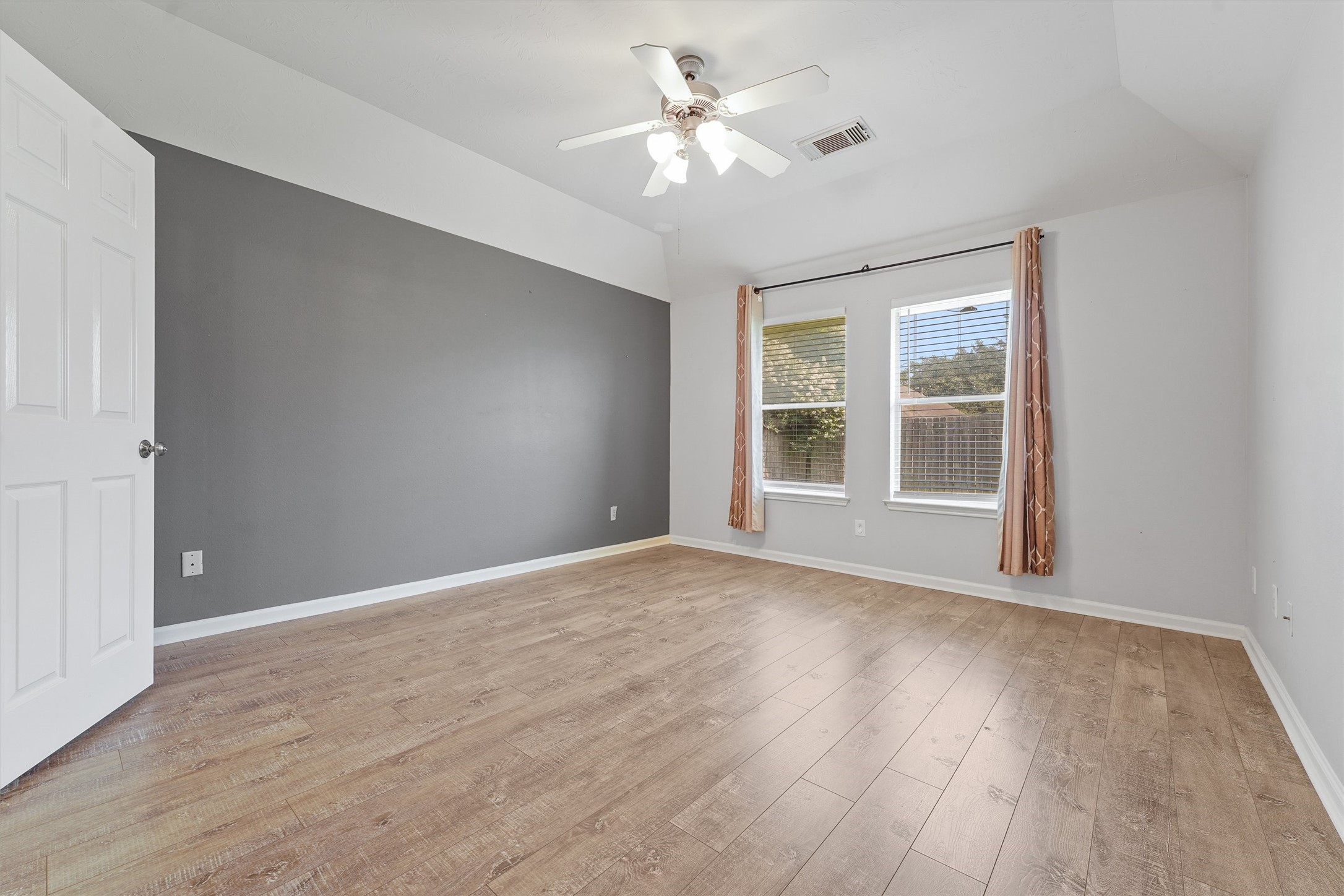 2614 Royal Thistle Drive Property Photo 11