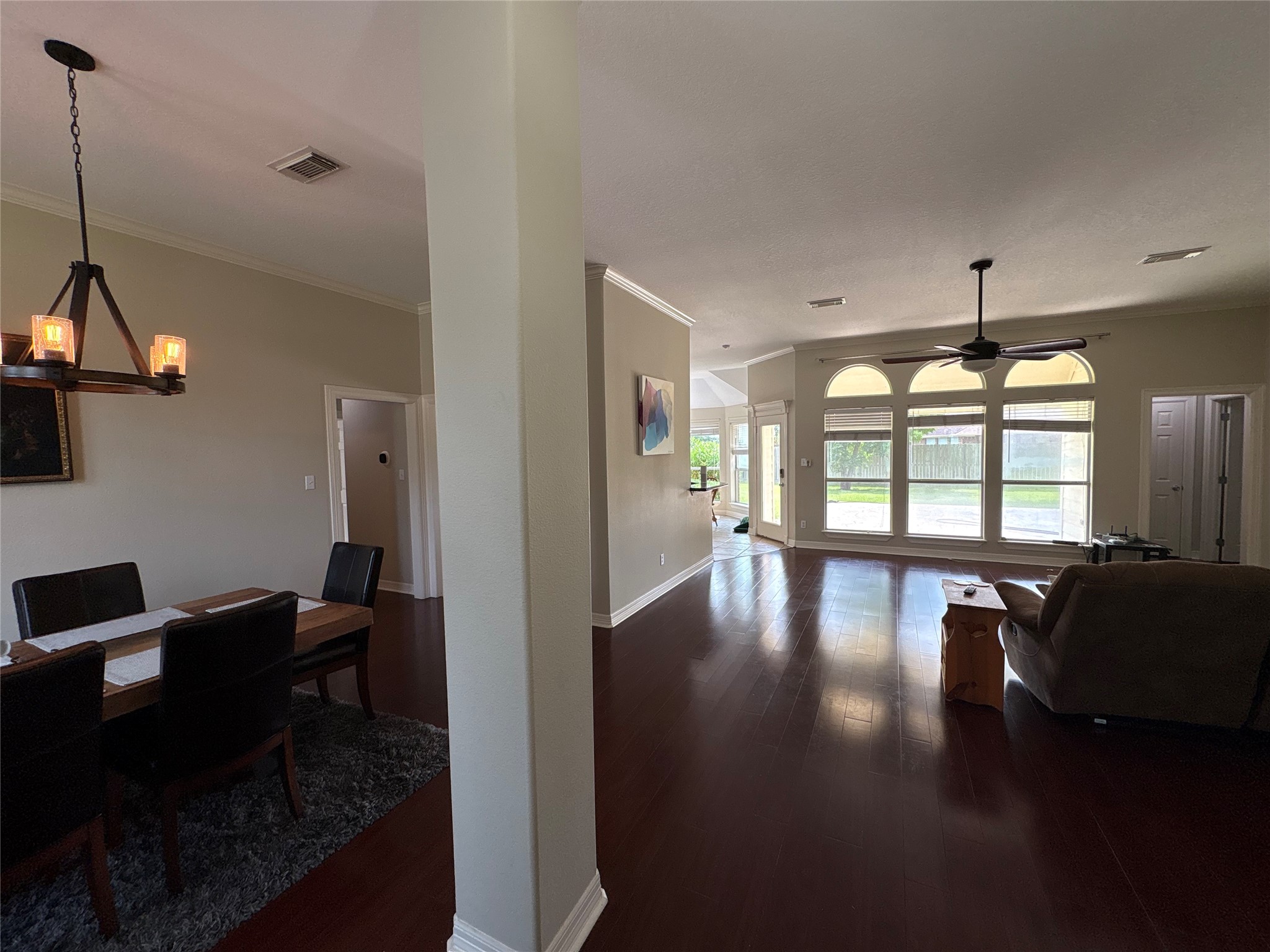 308 Williamsburg Avenue Property Photo 4
