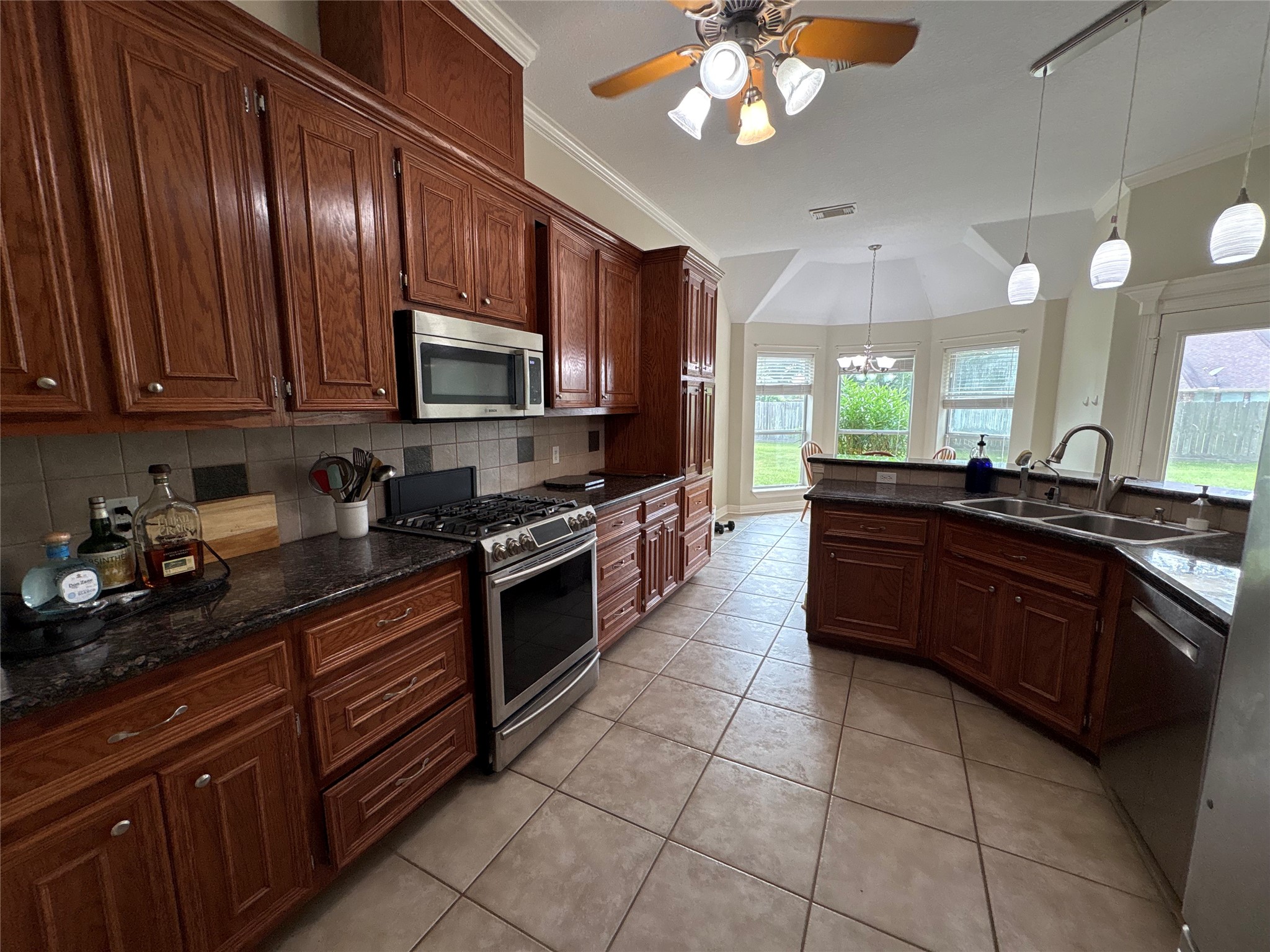 308 Williamsburg Avenue Property Photo 10