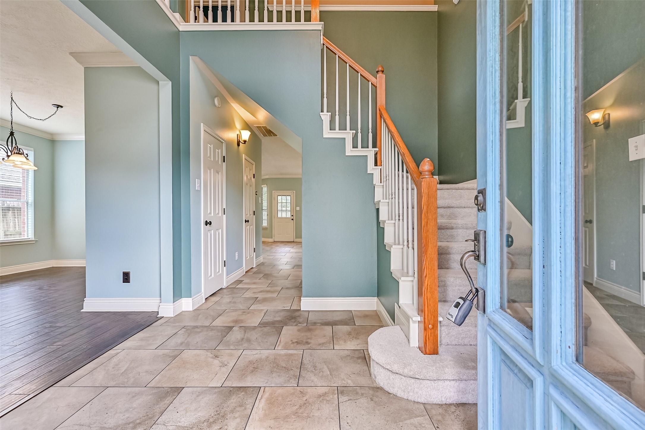 2714 Safe Harbour Circle Property Photo 3