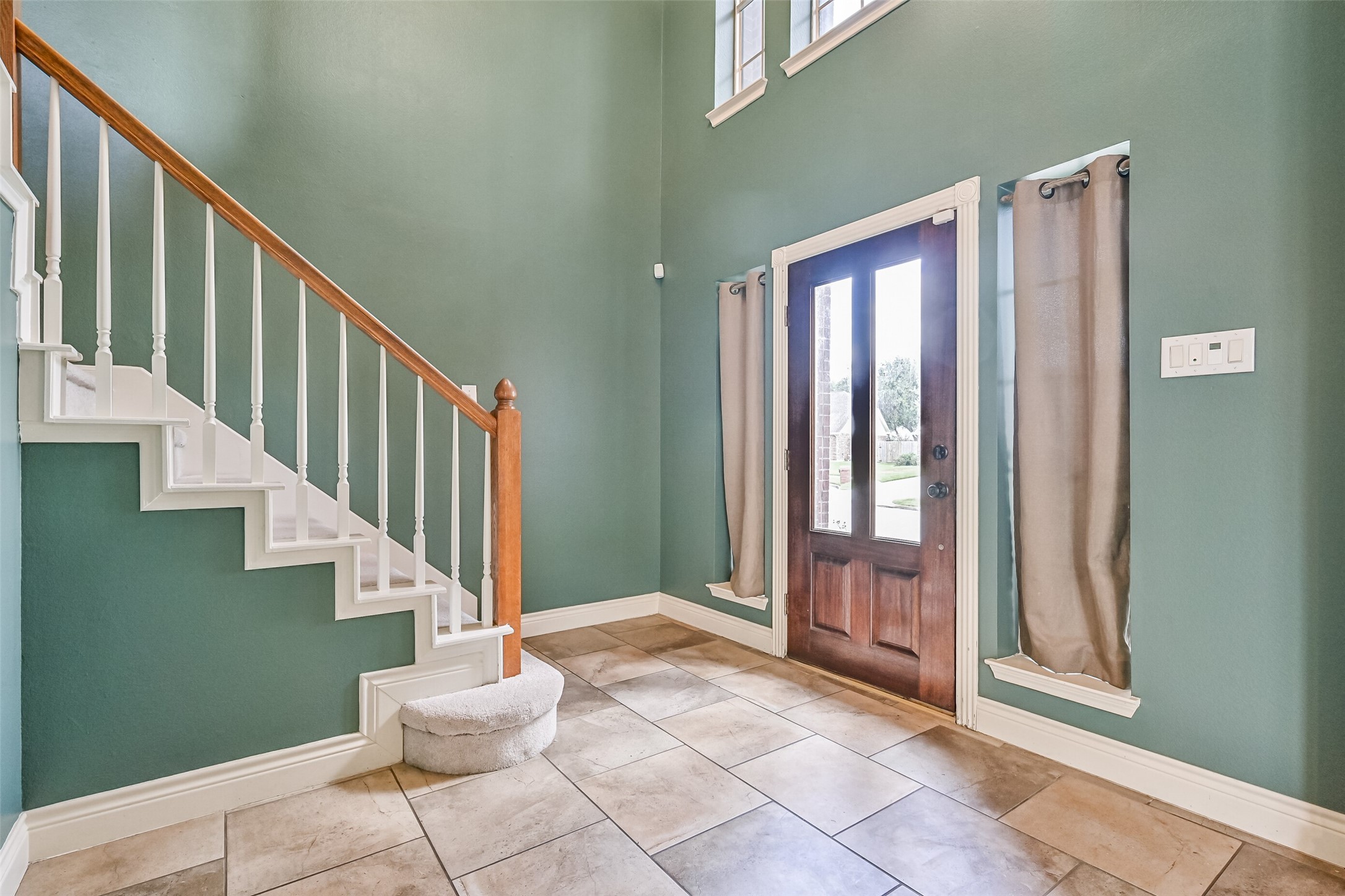 2714 Safe Harbour Circle Property Photo 4