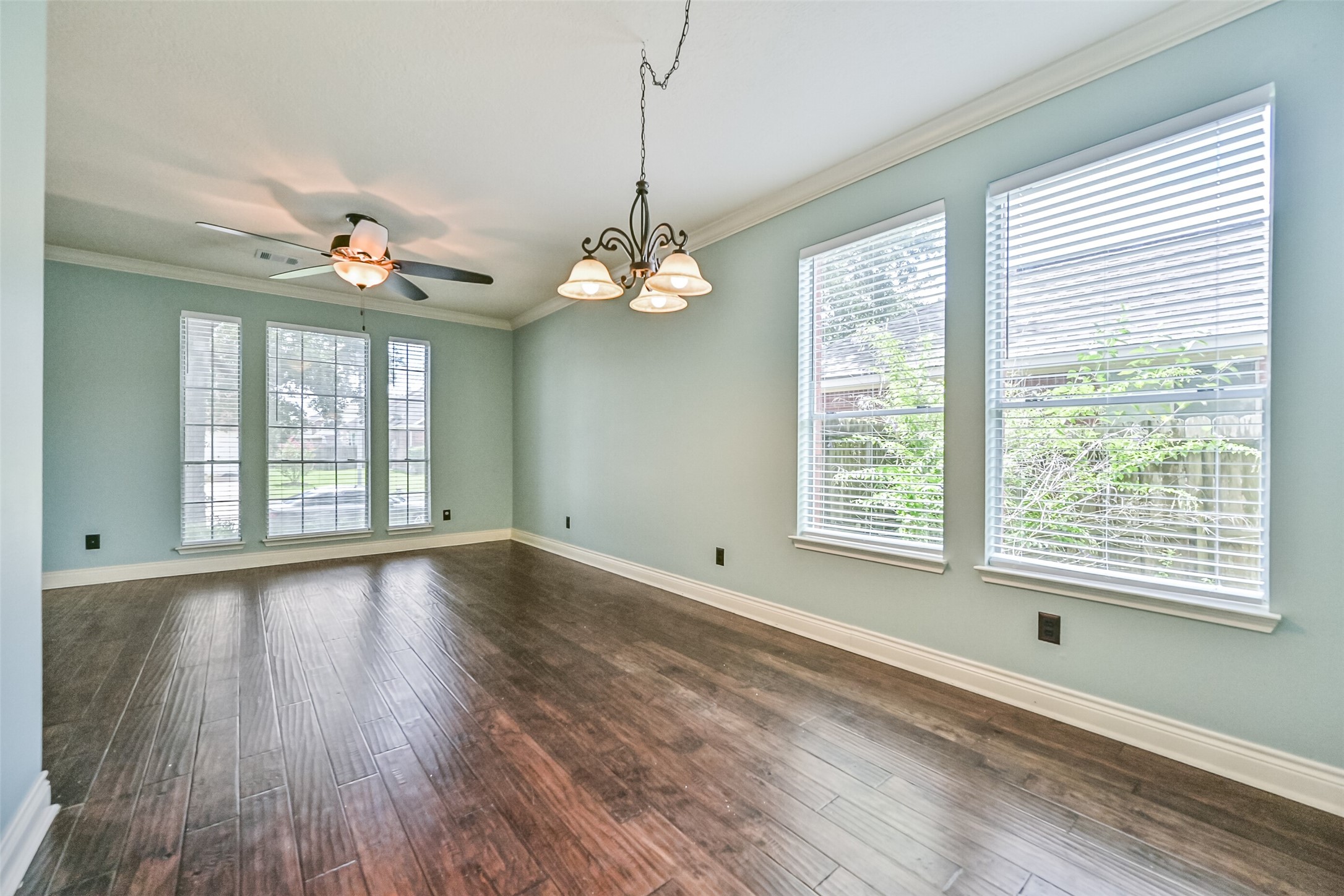 2714 Safe Harbour Circle Property Photo 6