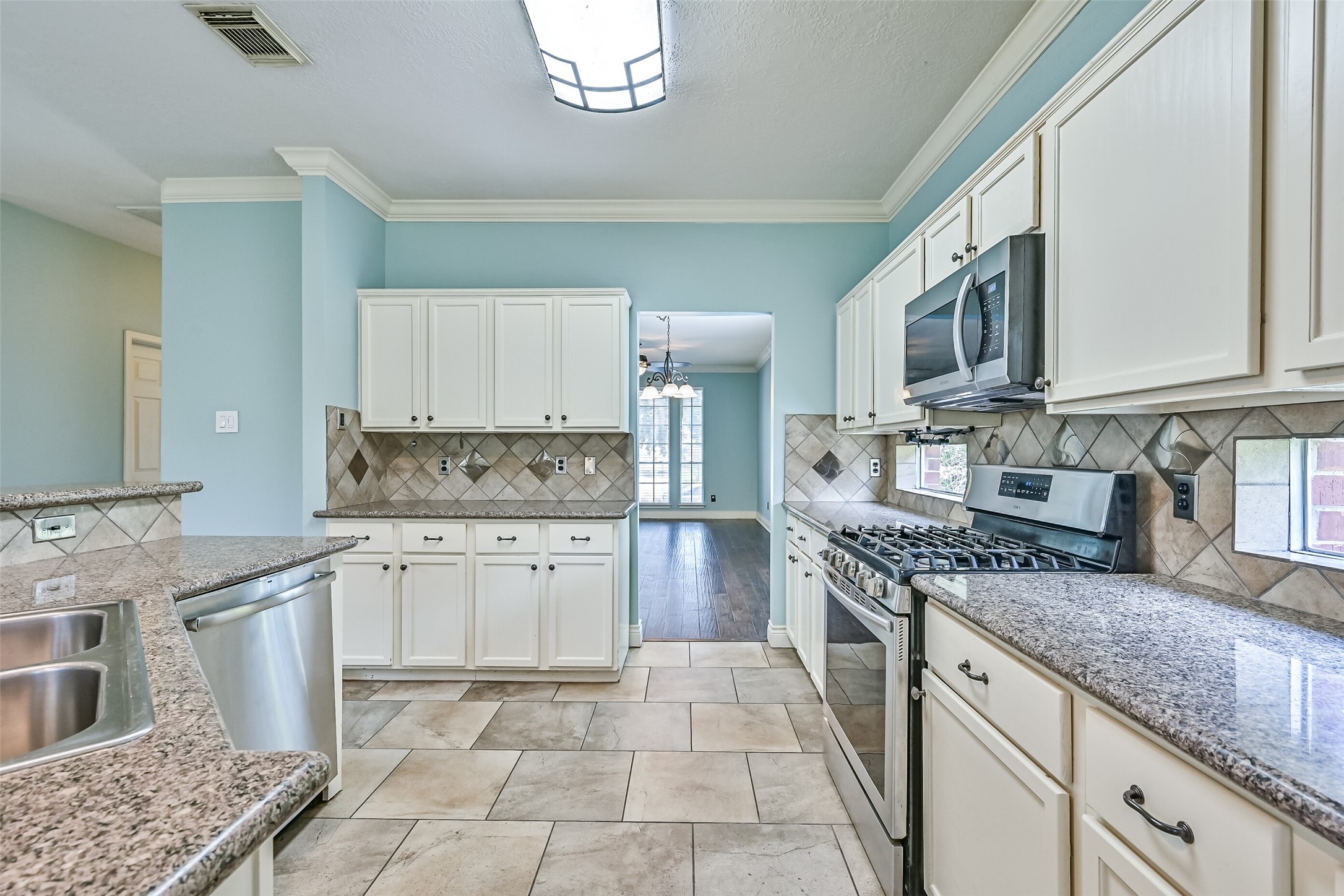 2714 Safe Harbour Circle Property Photo 11
