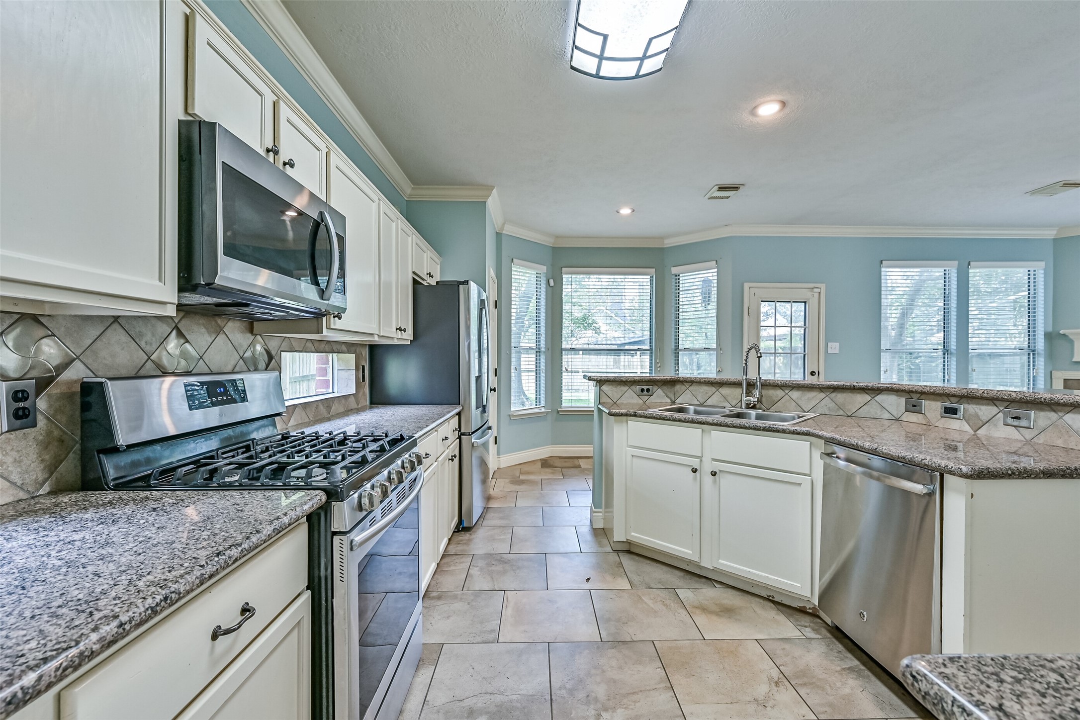 2714 Safe Harbour Circle Property Photo 12