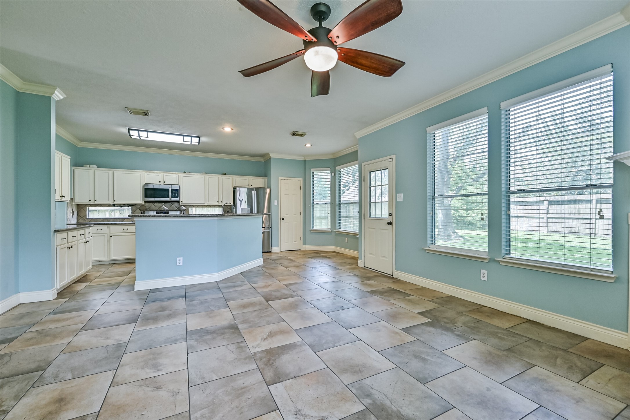 2714 Safe Harbour Circle Property Photo 15