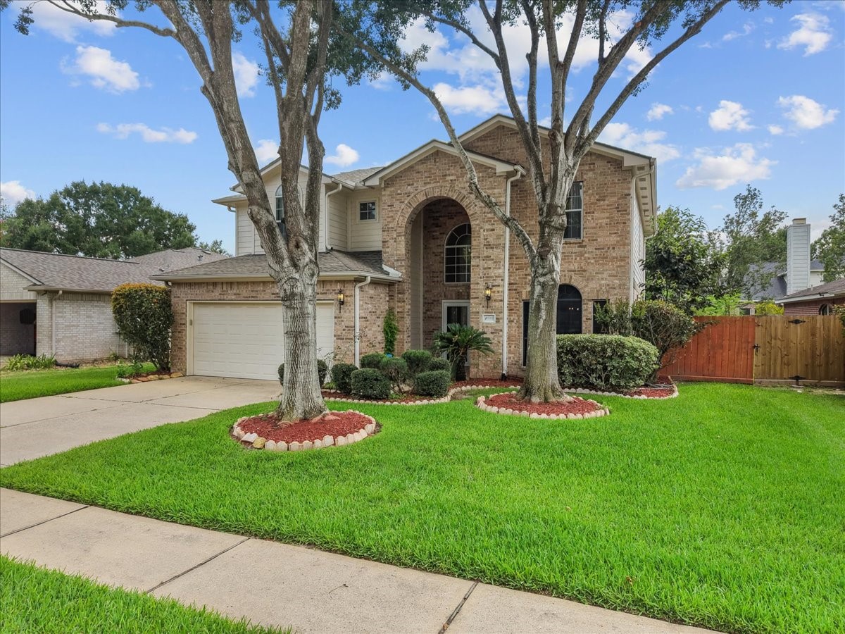 10004 Dawn Brook Drive Property Photo 4