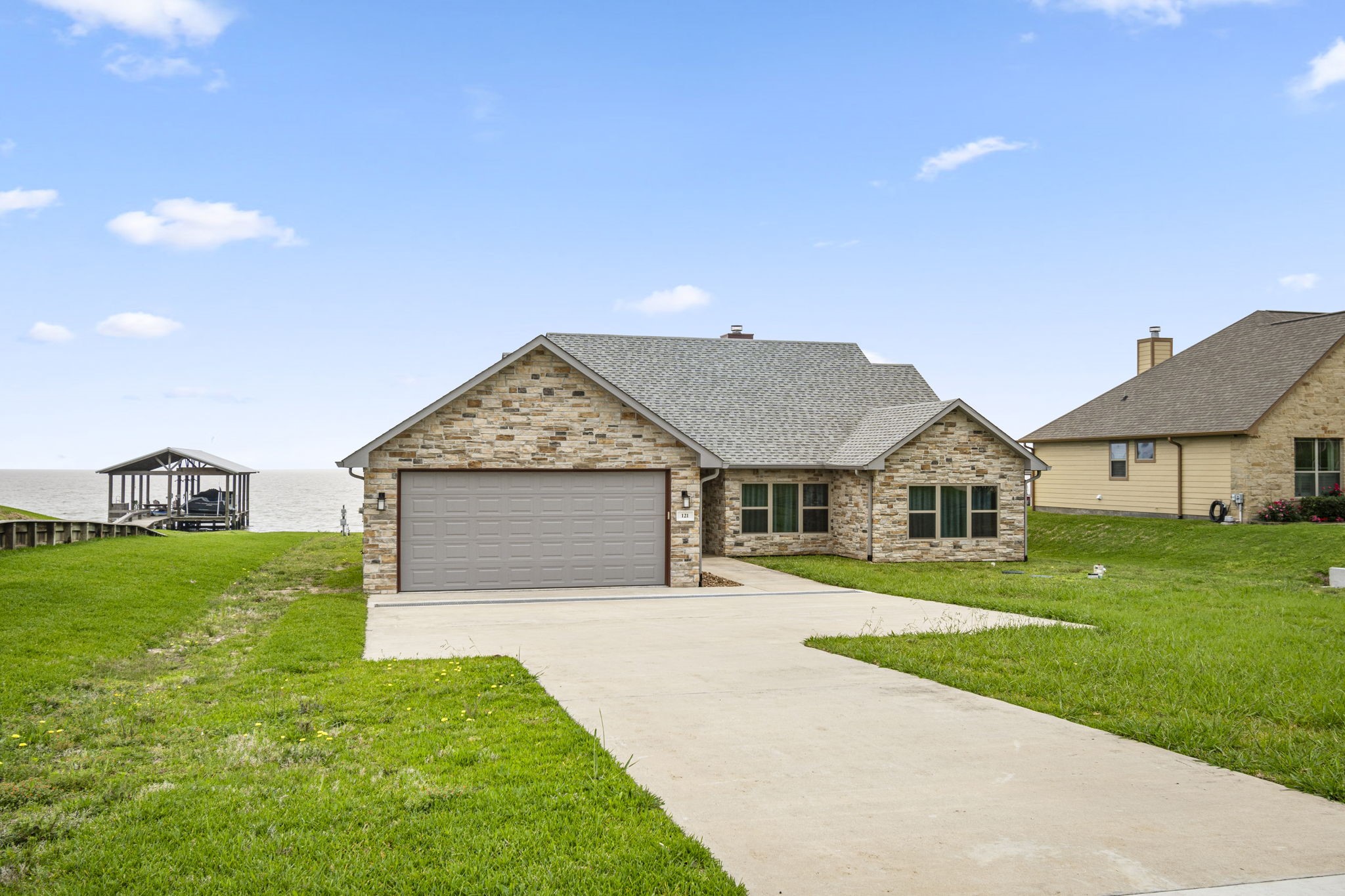 121 Heritage Drive Property Photo