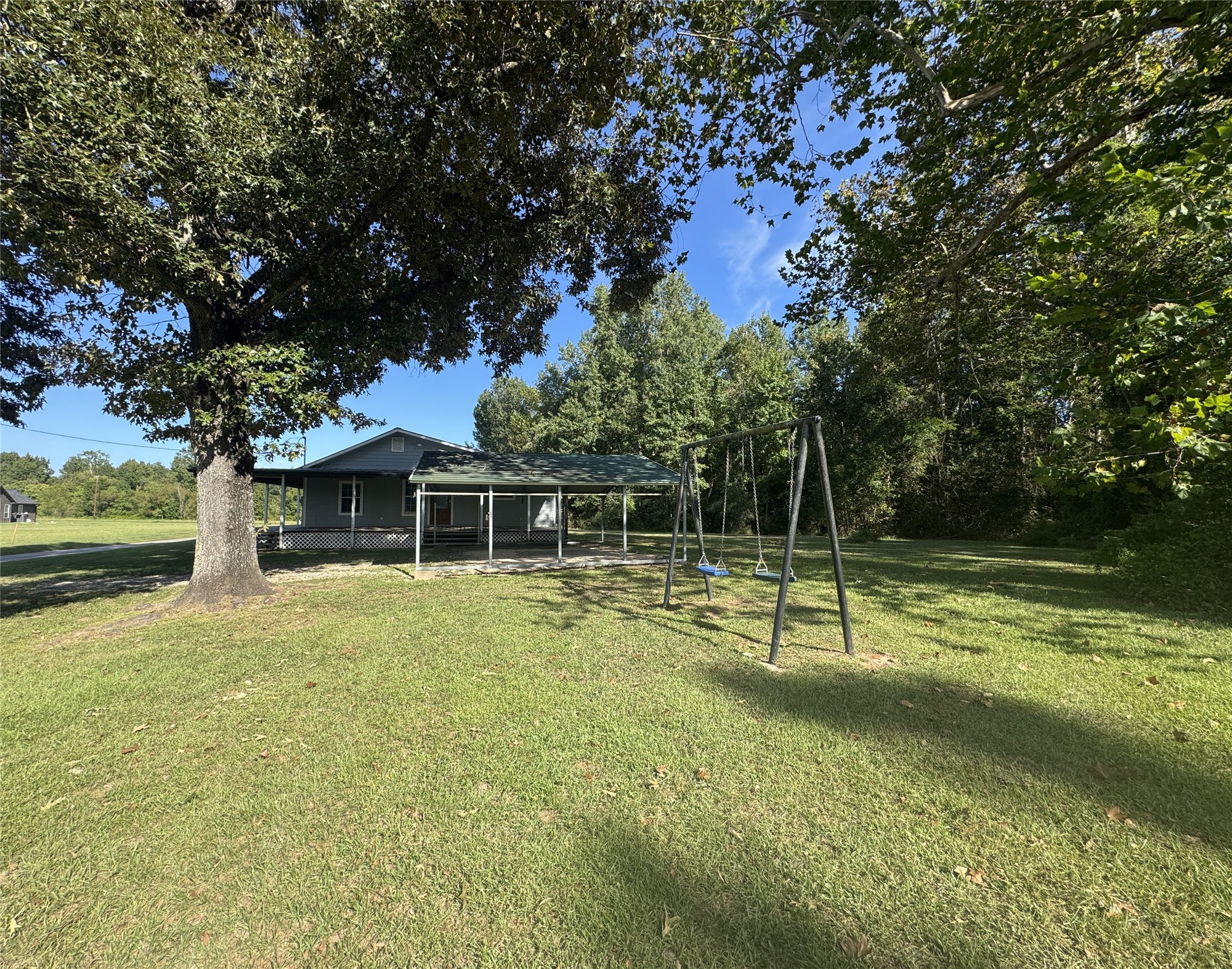 137 County Road 2090 Property Photo 3