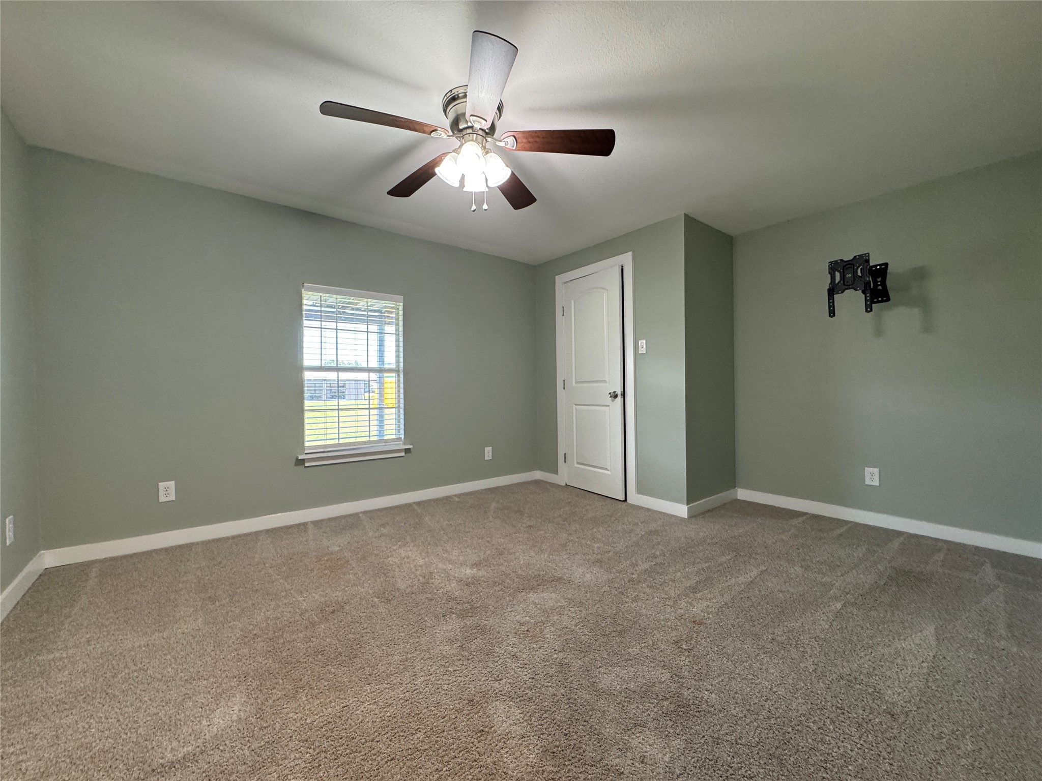 137 County Road 2090 Property Photo 17