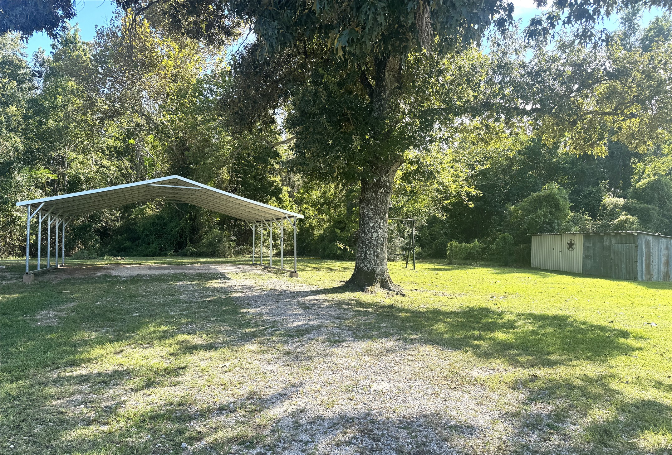 137 County Road 2090 Property Photo 25