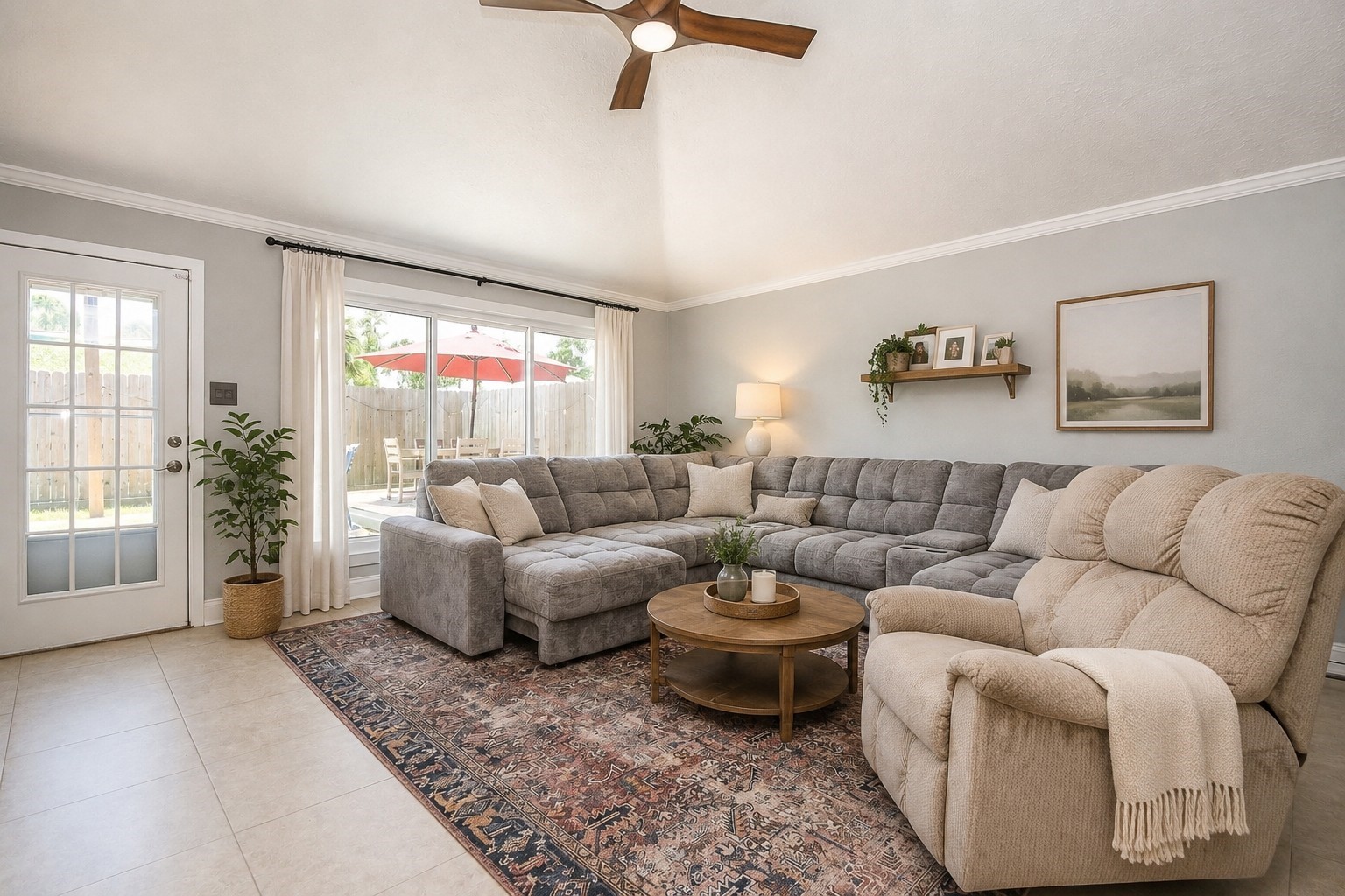 2524 Hadley Circle Property Photo 4