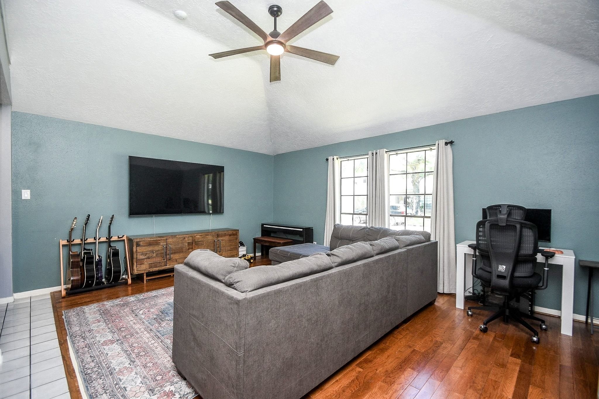 2524 Hadley Circle Property Photo 8