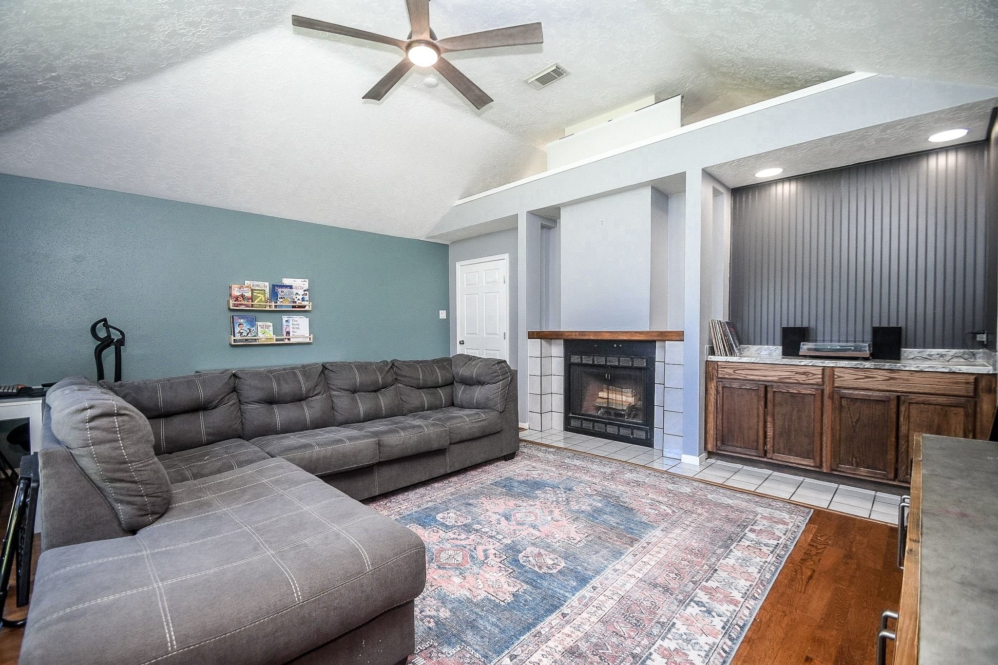 2524 Hadley Circle Property Photo 10