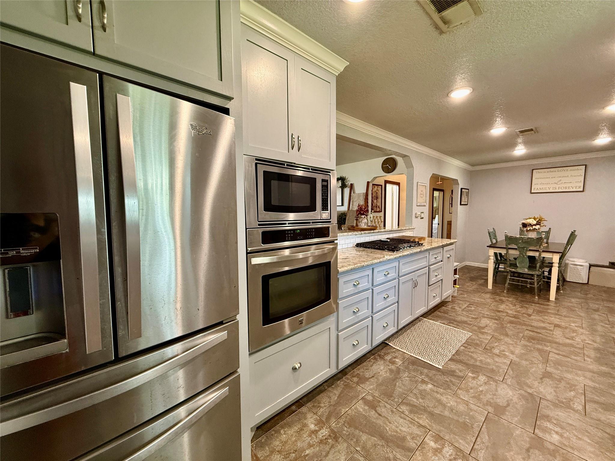 809 E Hamilton Street Property Photo 6