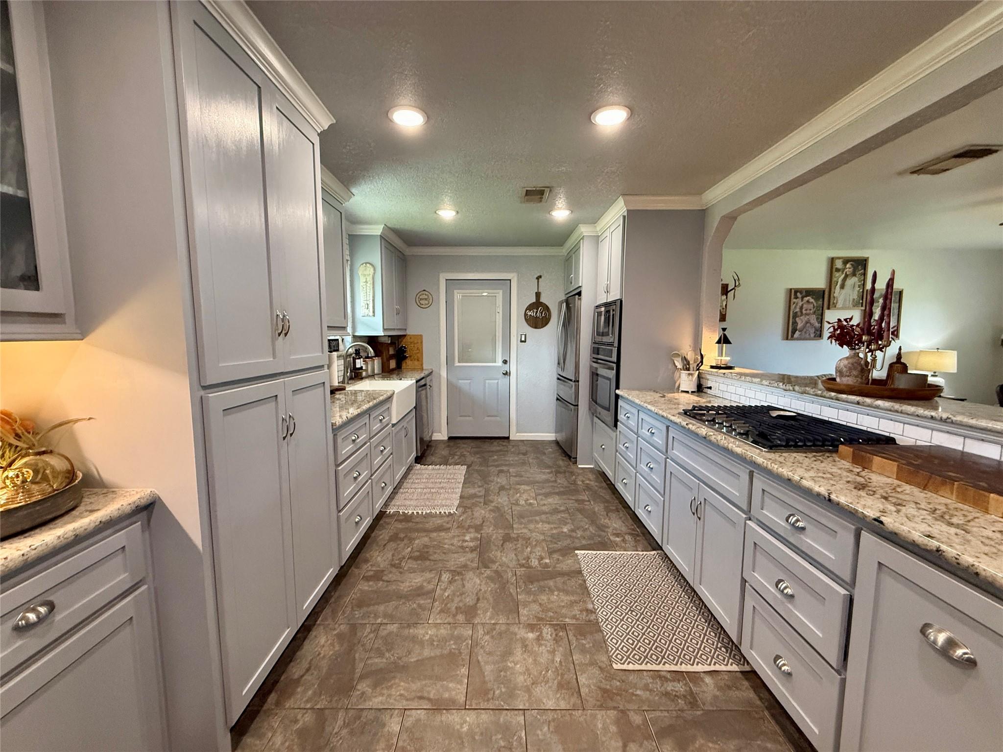 809 E Hamilton Street Property Photo 8