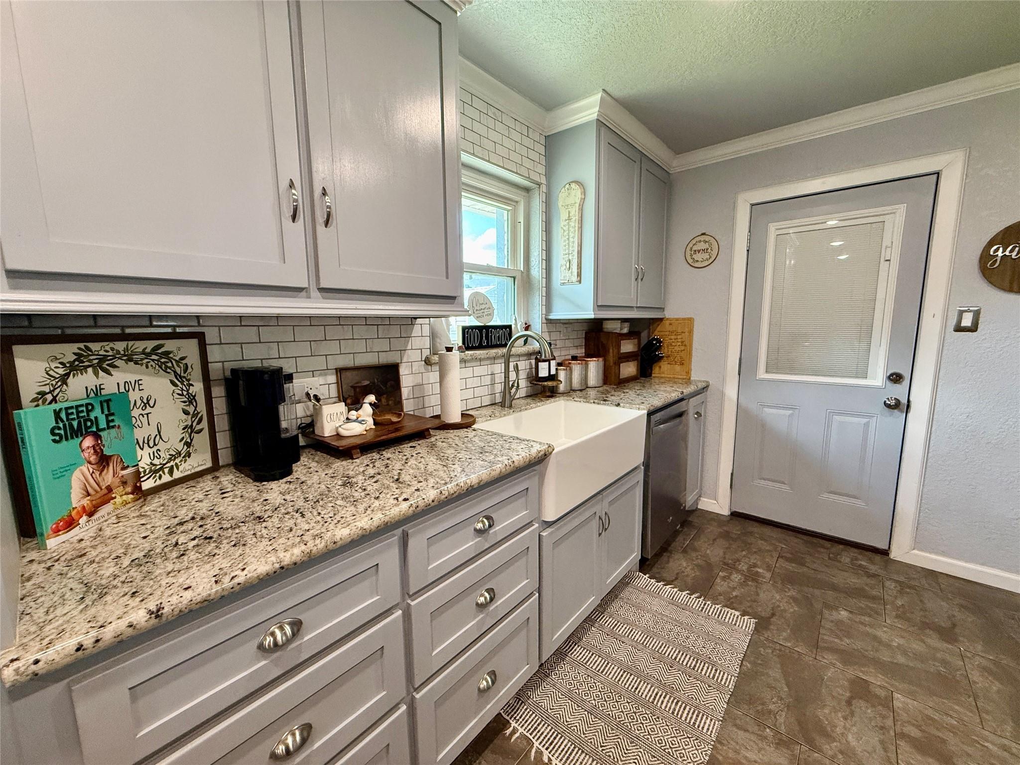 809 E Hamilton Street Property Photo 10