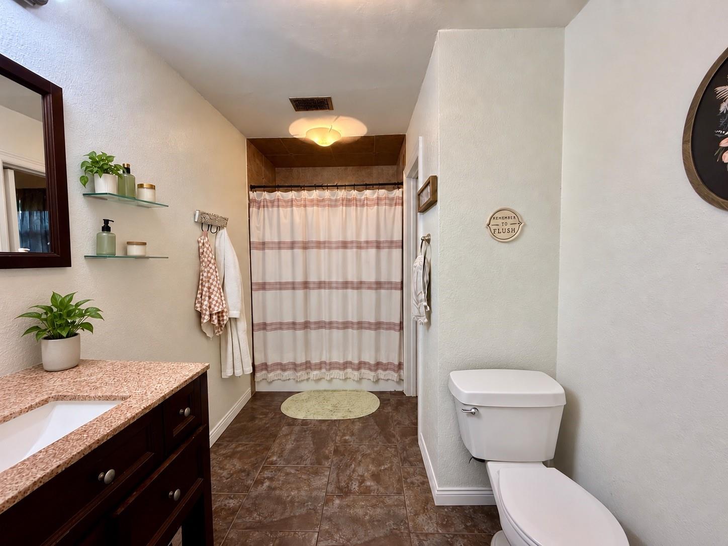 809 E Hamilton Street Property Photo 22