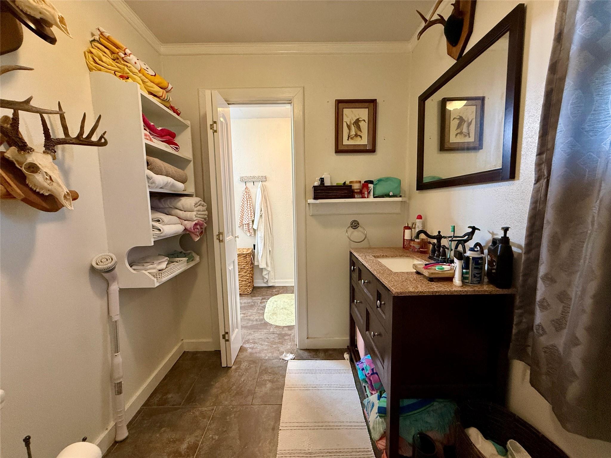 809 E Hamilton Street Property Photo 23