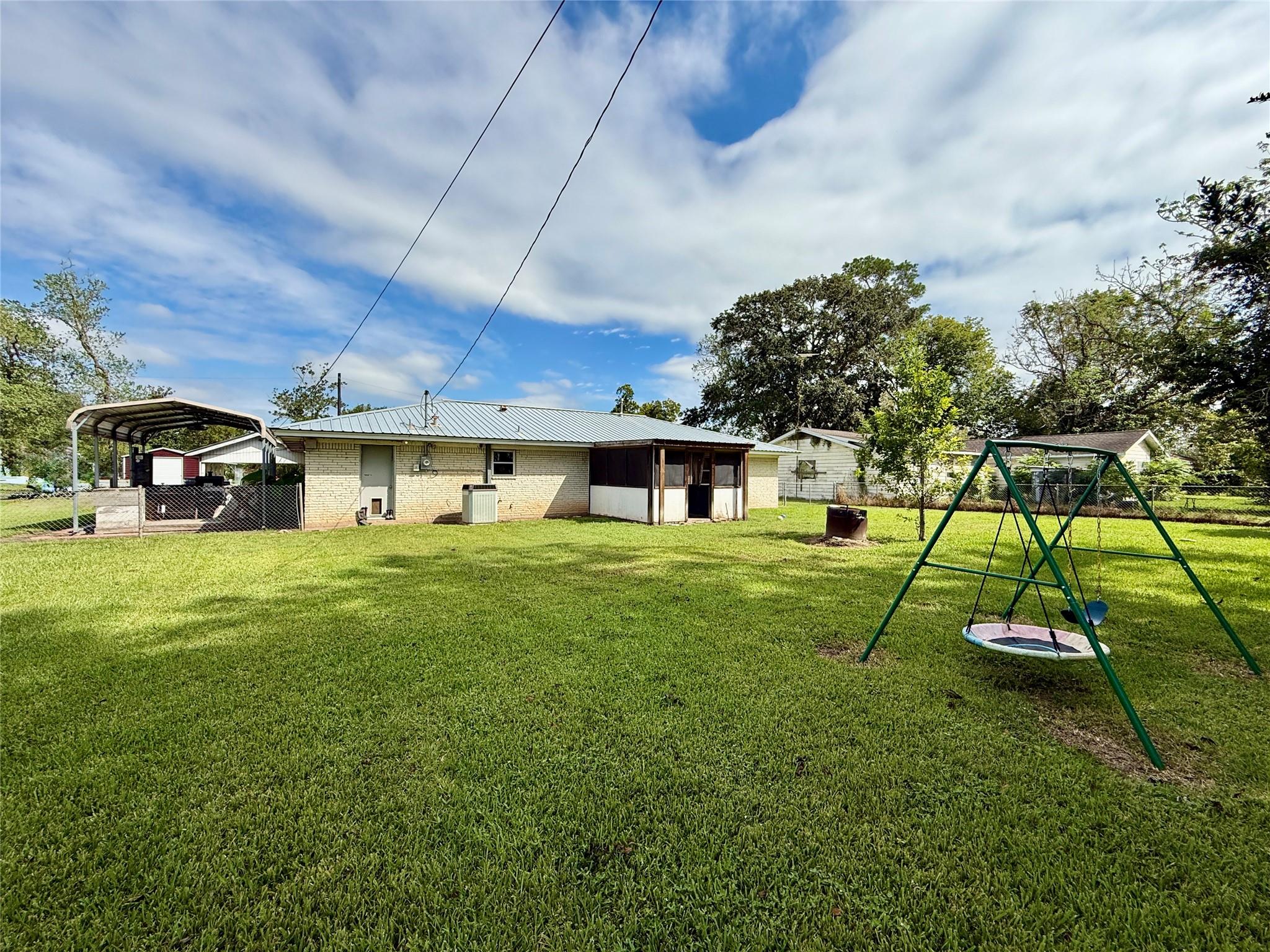 809 E Hamilton Street Property Photo 33