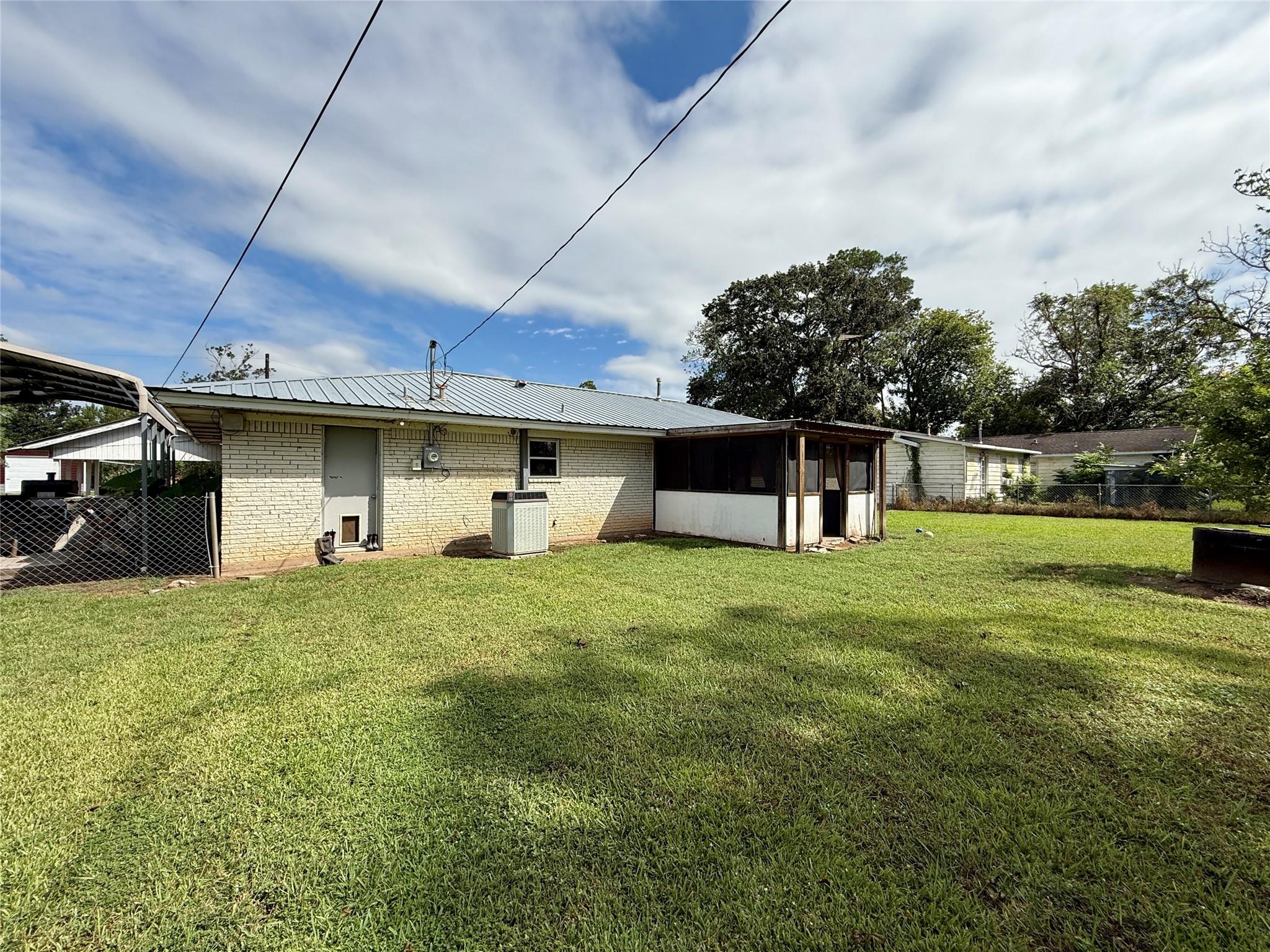 809 E Hamilton Street Property Photo 34