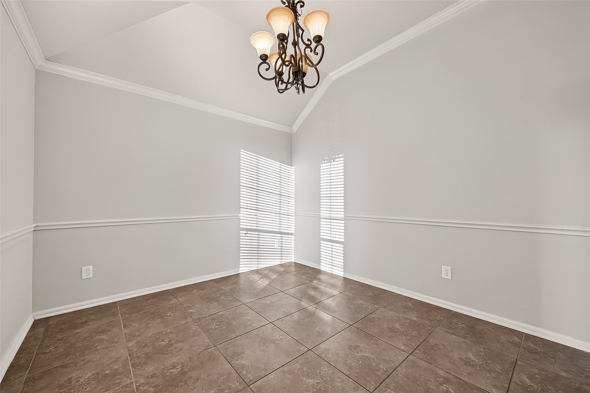 28207 Chalet Park Drive Property Photo 8