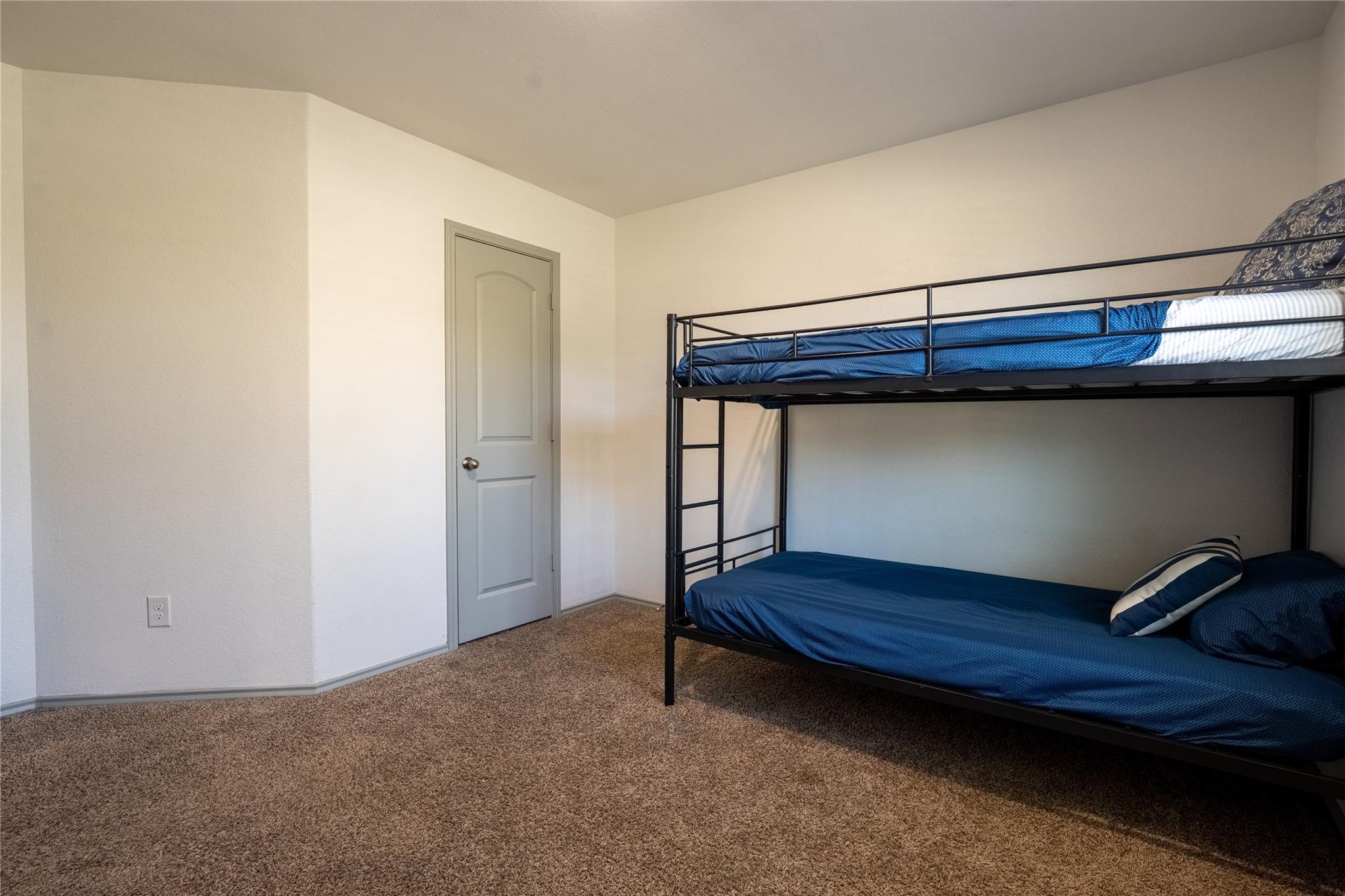 2710 Gold Flake Terrace Road Property Photo 5