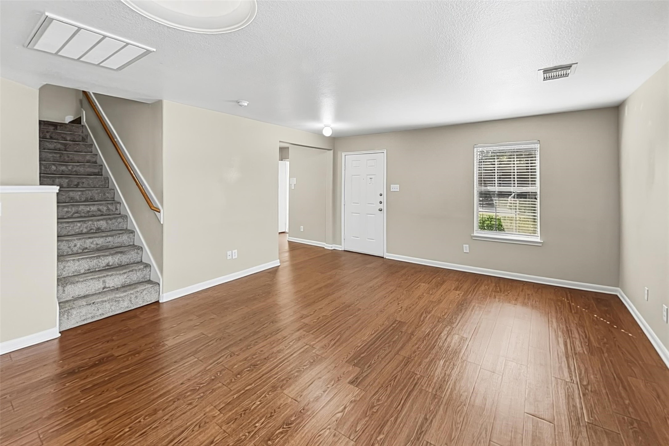 7534 Appleberry Drive Property Photo 6