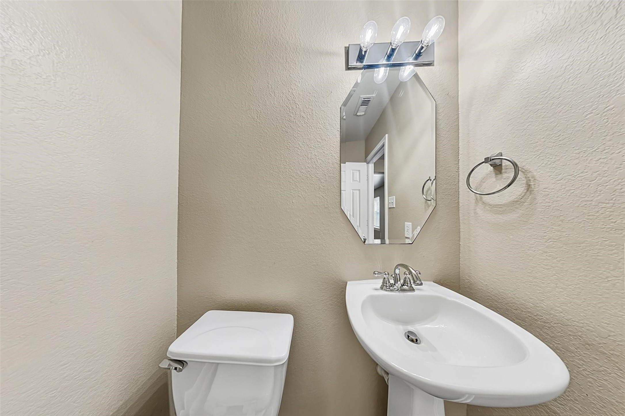 7534 Appleberry Drive Property Photo 8