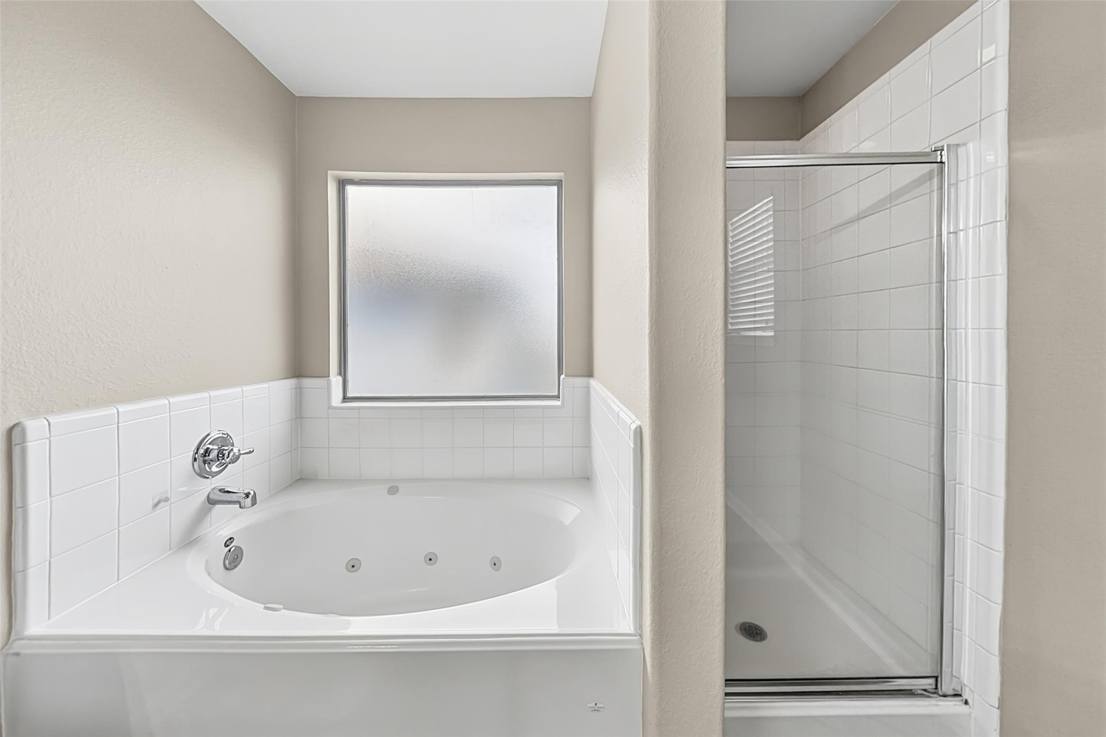 7534 Appleberry Drive Property Photo 12