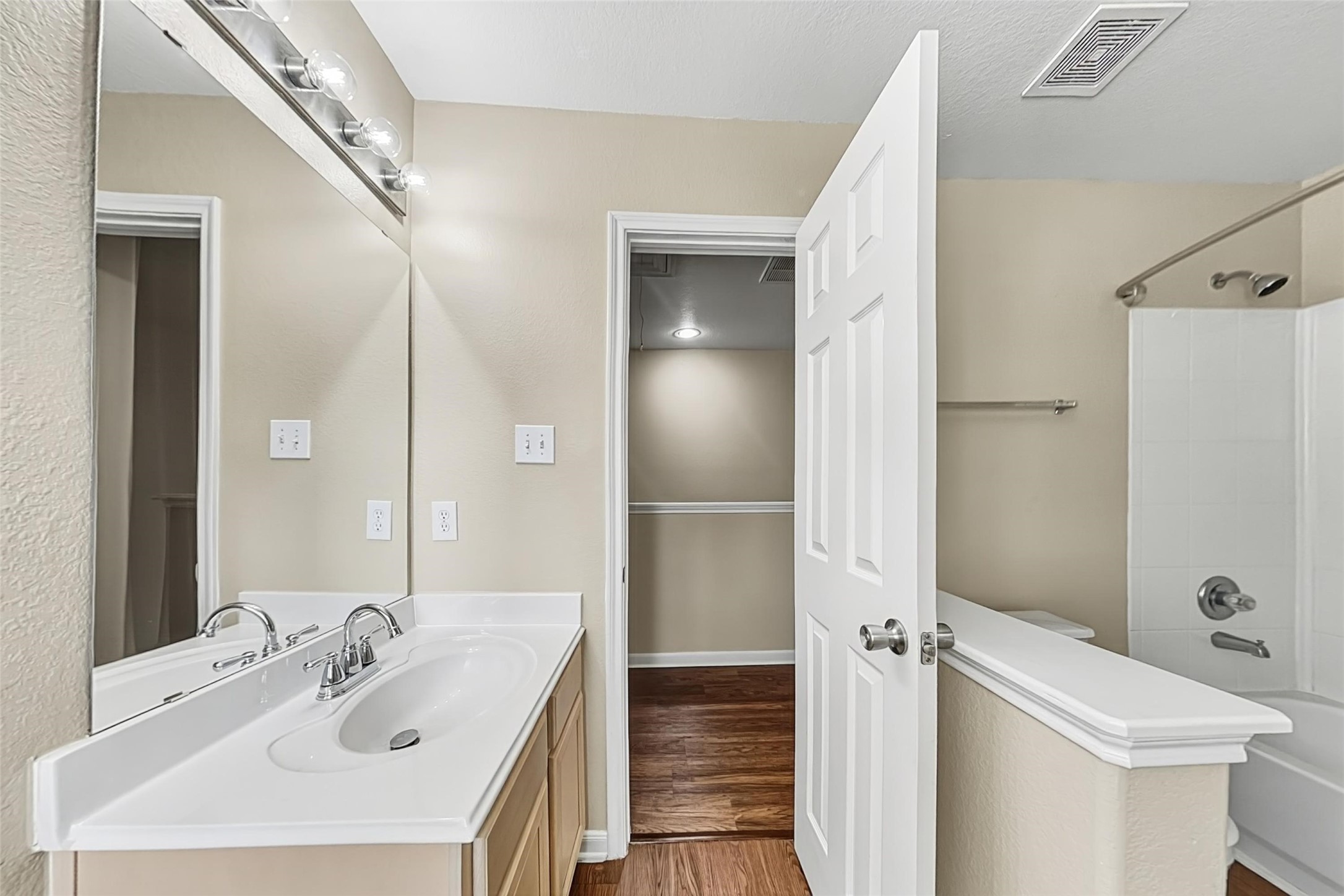 7534 Appleberry Drive Property Photo 14