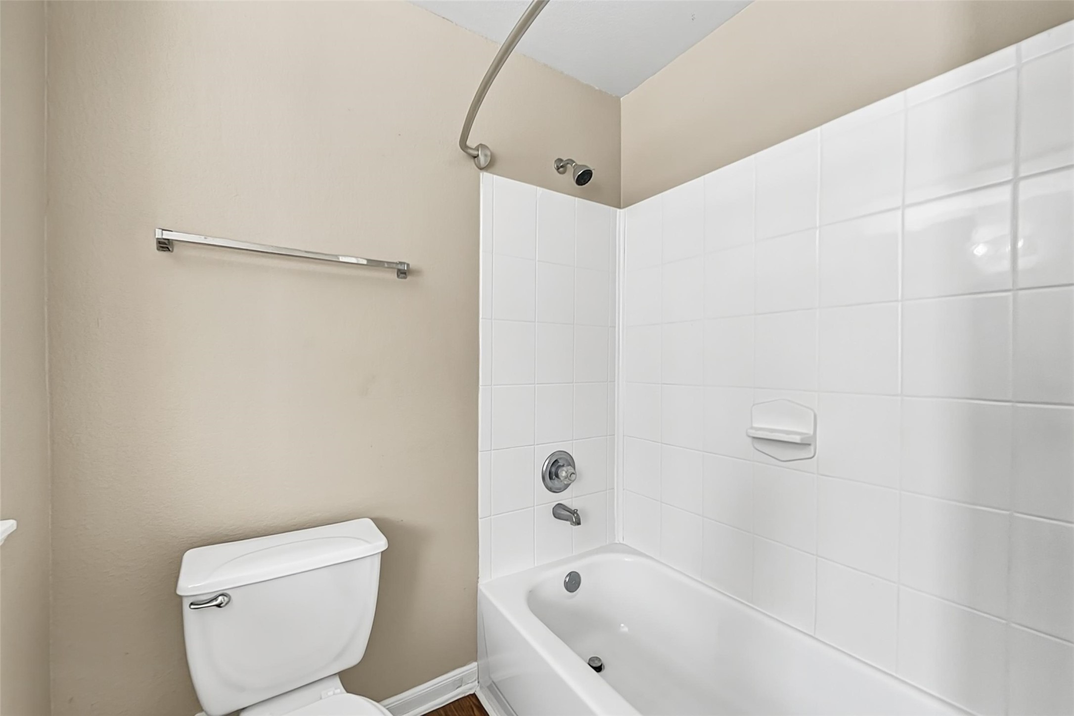 7534 Appleberry Drive Property Photo 15