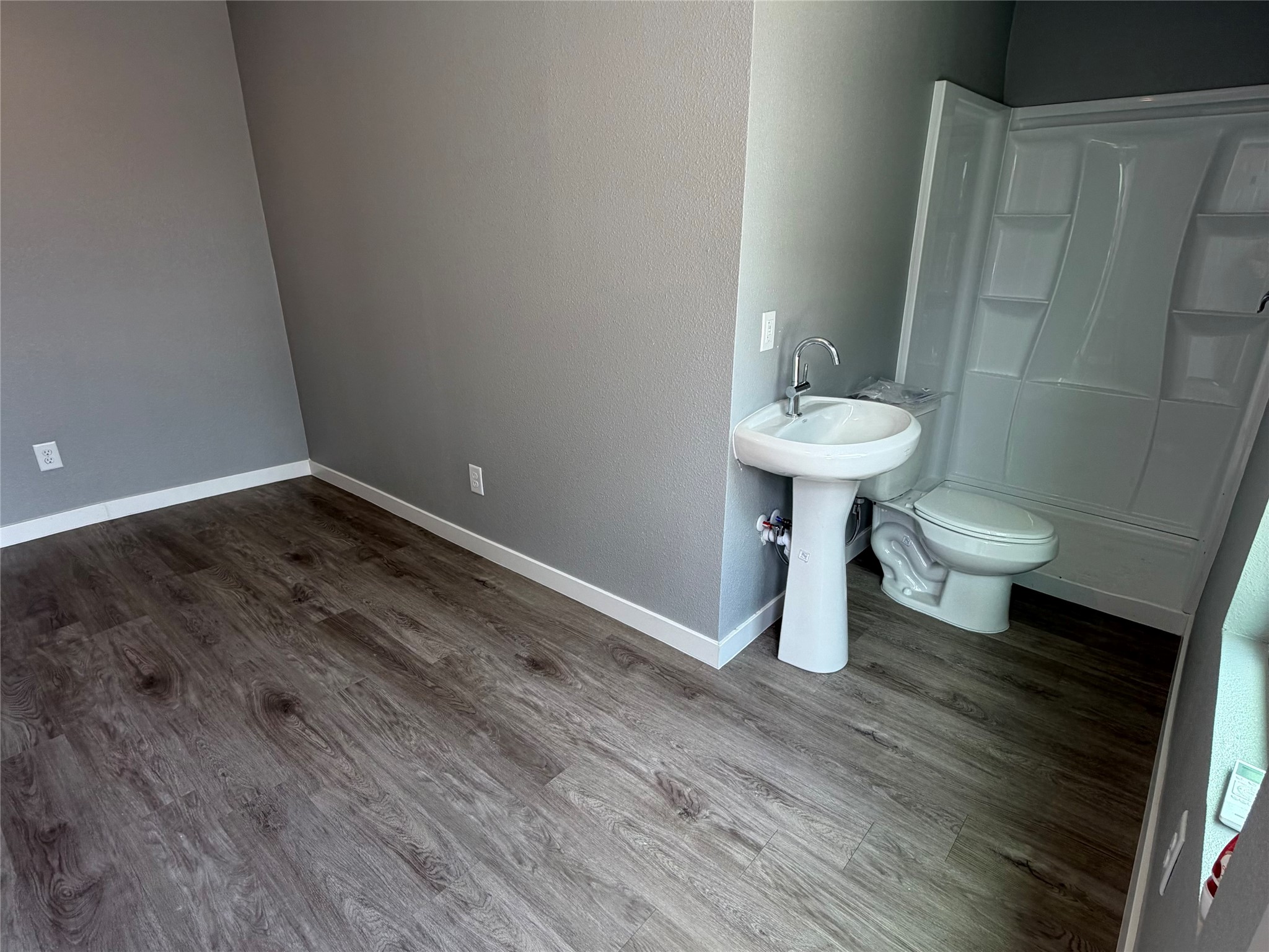 2909 King Street Unit D Property Photo 2