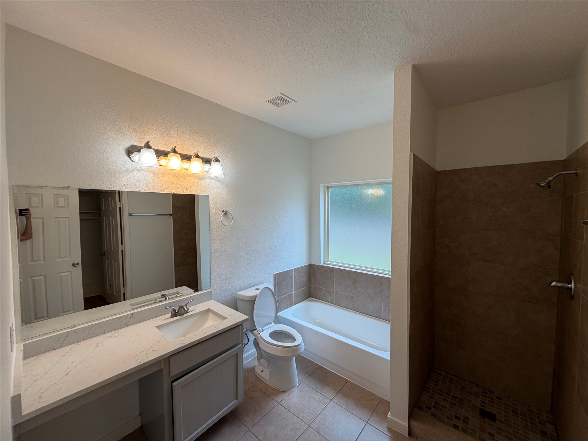 4516 White Rock Street A Property Photo 13