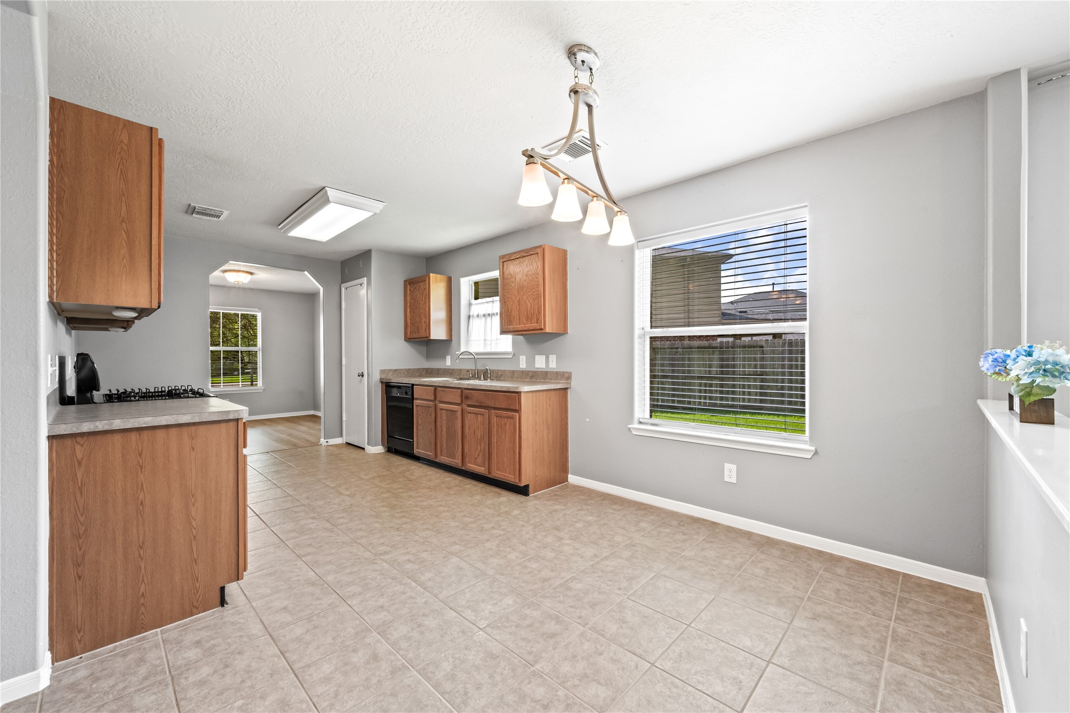 5023 Jasmine Meadows Lane Property Photo 4