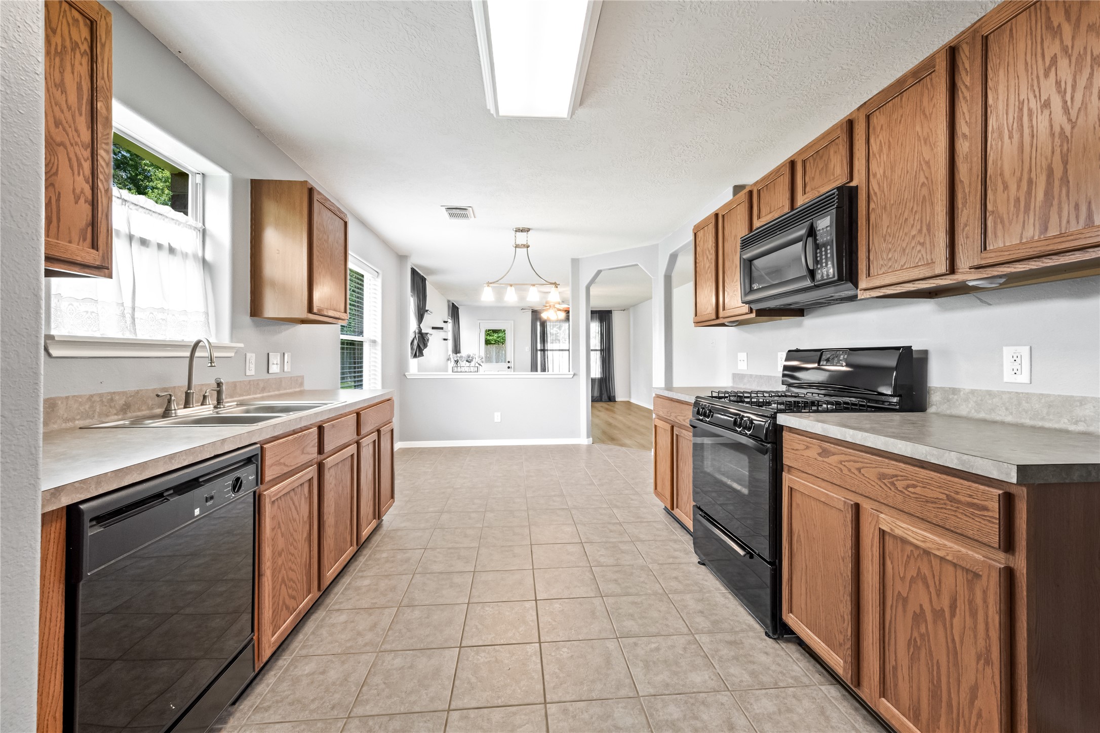 5023 Jasmine Meadows Lane Property Photo 6