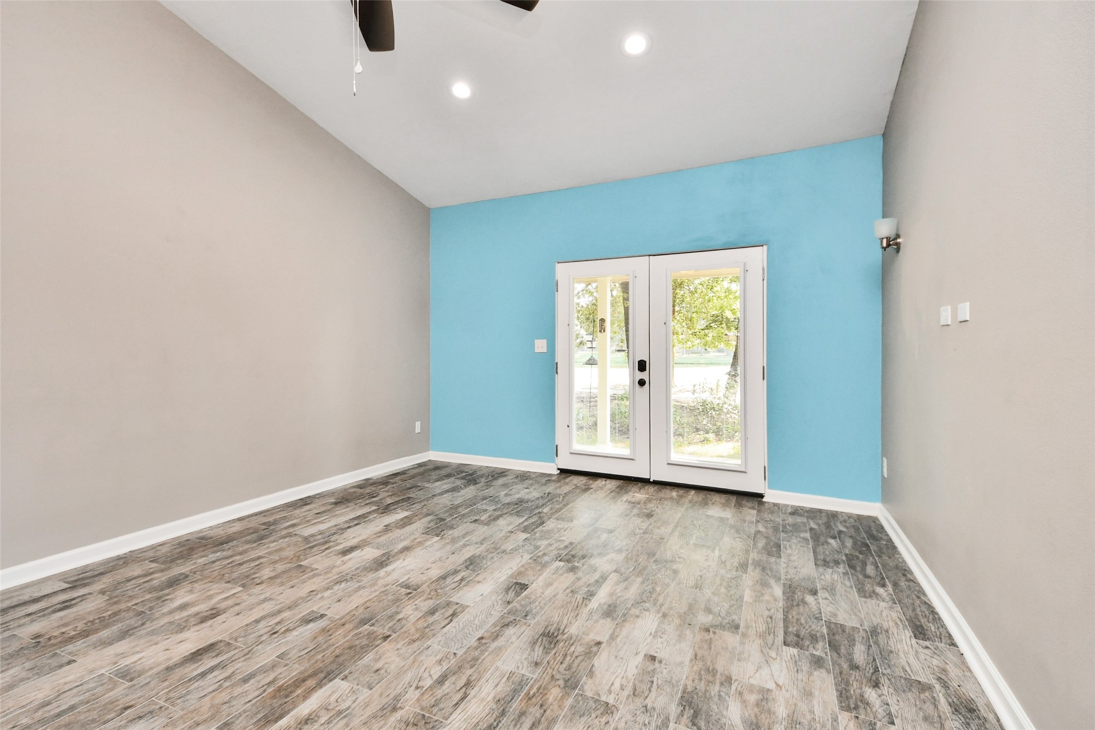 3483 Balboa Circle Property Photo 13