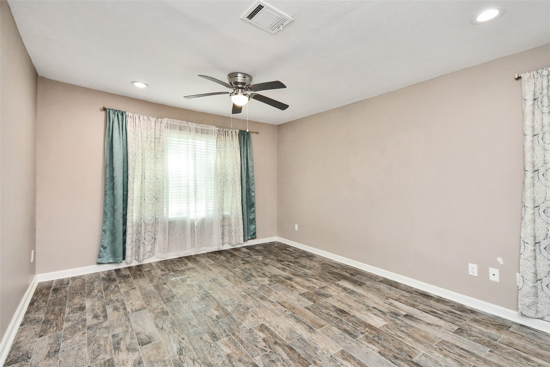 3483 Balboa Circle Property Photo 15