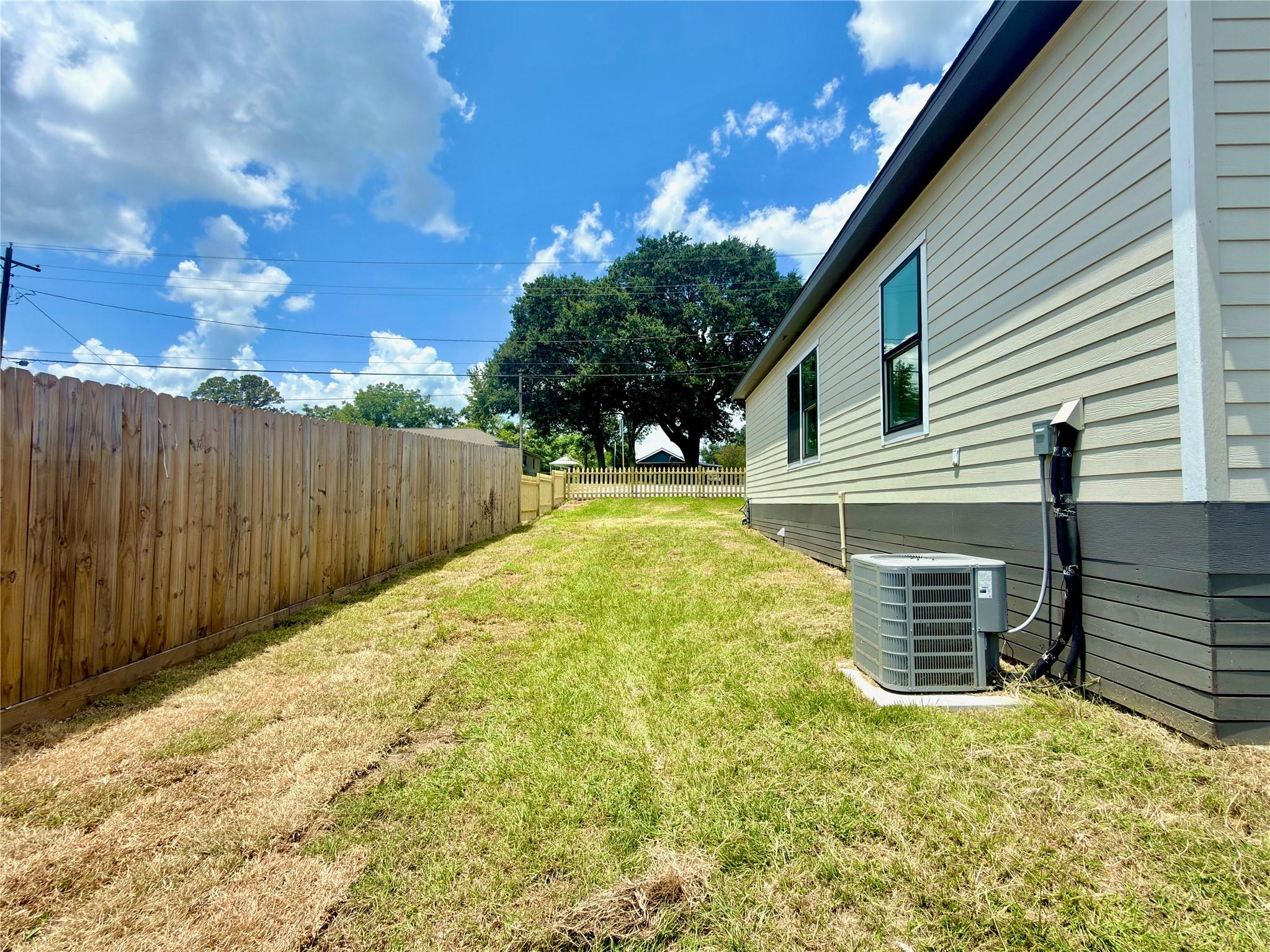 425 N Holland, Bellville Tx 77418 Property Photo 29