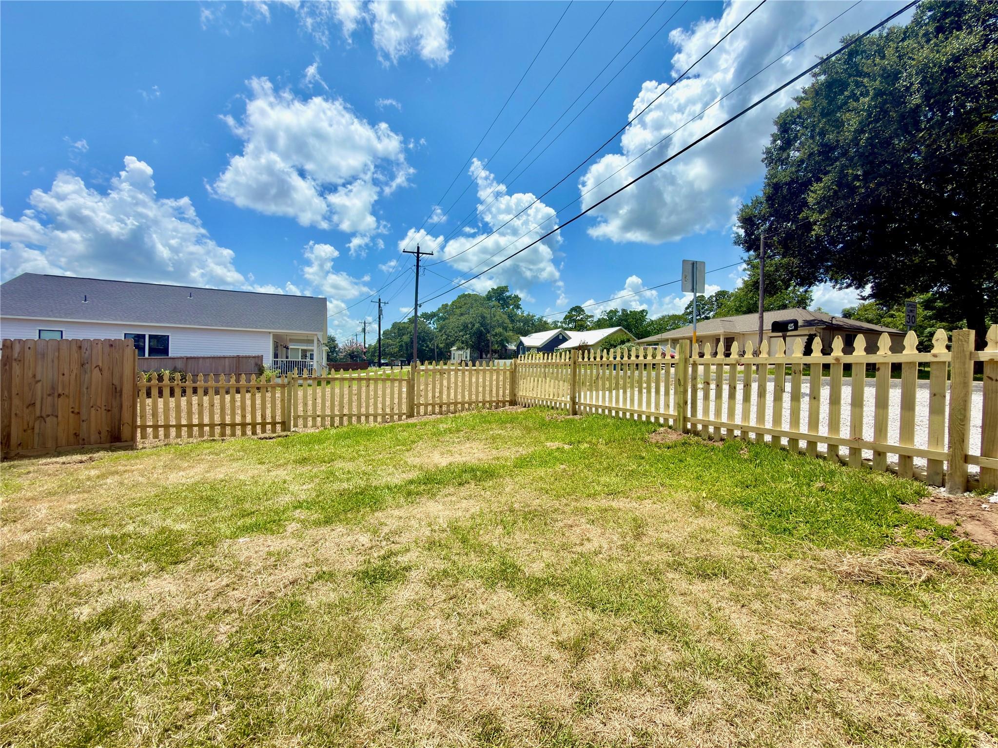 425 N Holland, Bellville Tx 77418 Property Photo 32