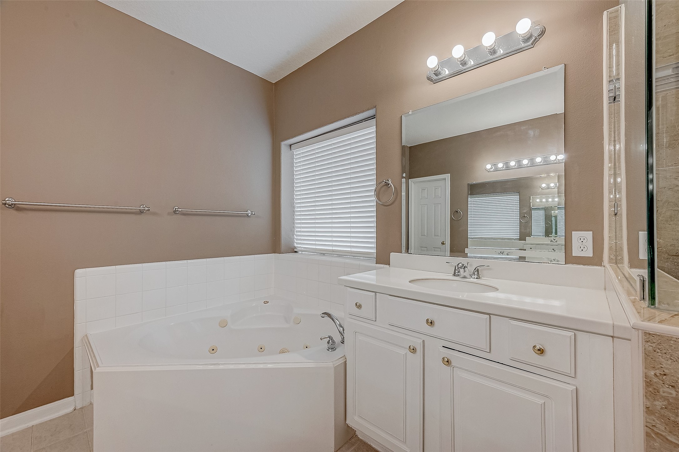 3602 Double Lake Drive Property Photo 29
